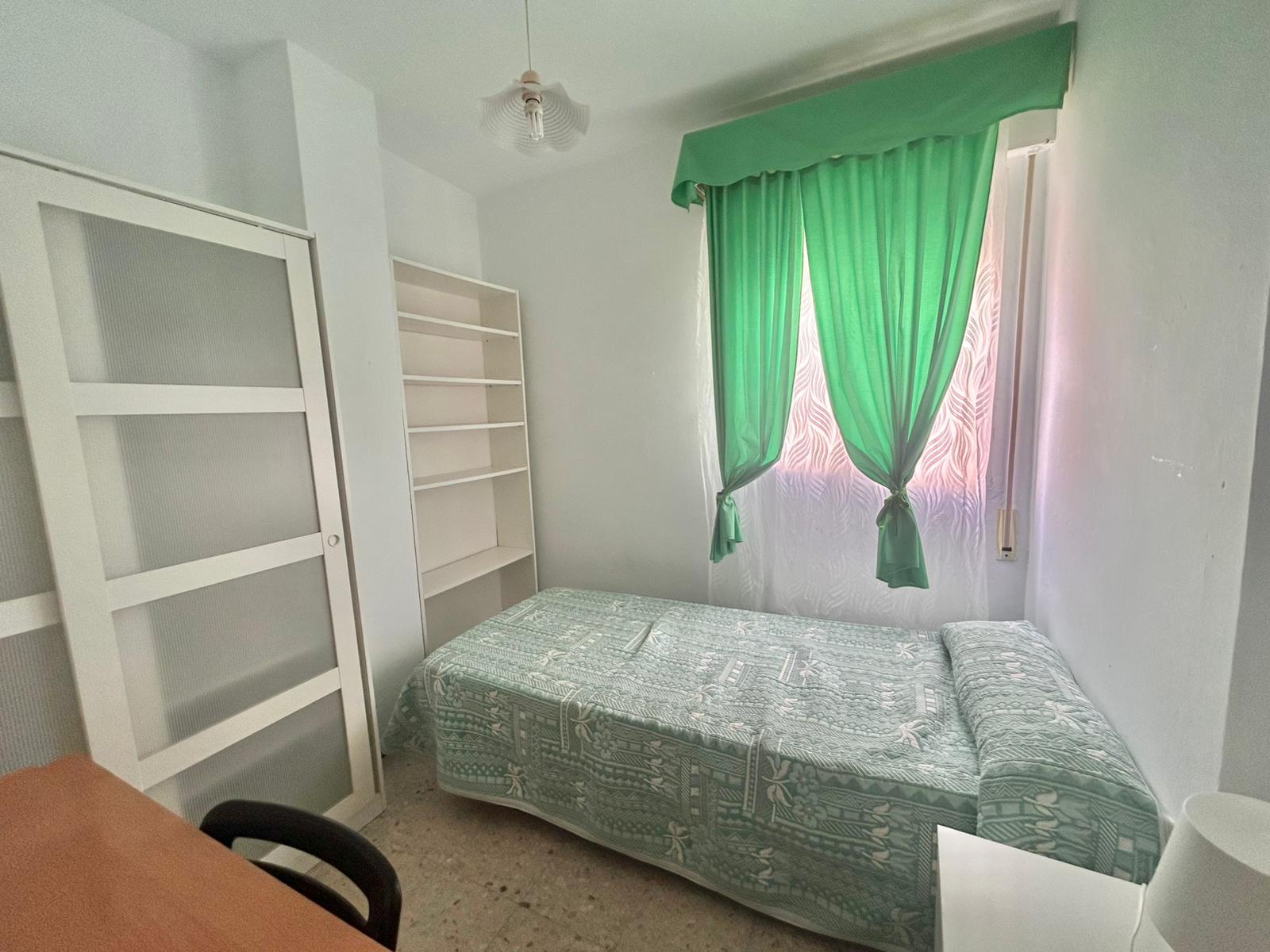 Imagen 17 Piso en alquiler en Cádiz / Al lado del Estadio Nuevo Mirandilla.