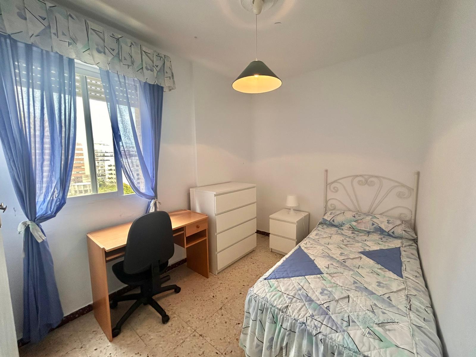 Imagen 22 Piso en alquiler en Cádiz / Al lado del Estadio Nuevo Mirandilla.