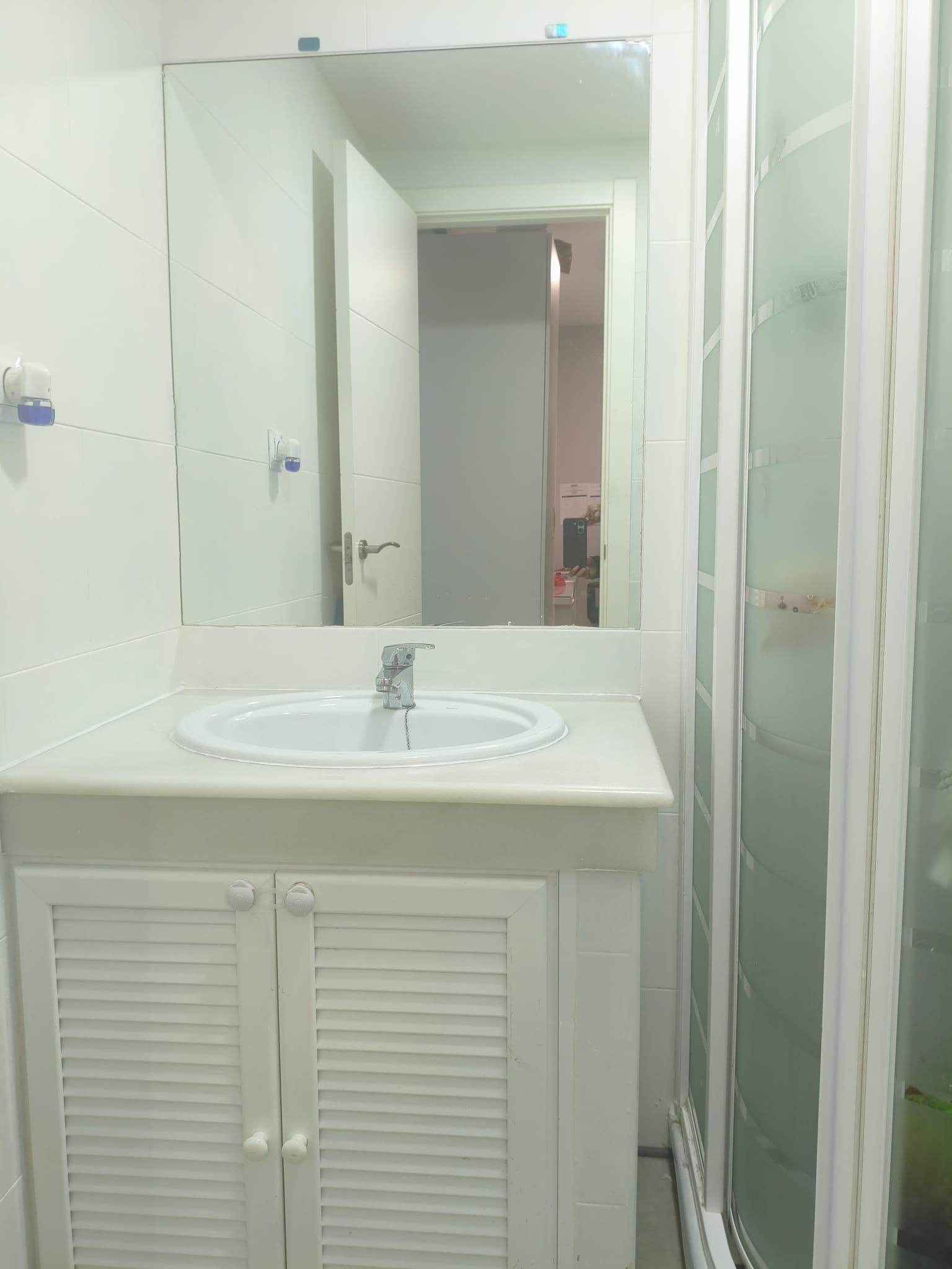 Imagen 4 Piso en venta en Cádiz / Cerca de la playa de la Victoria.