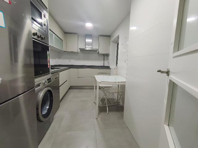 Imagen 7 Inmueble 299315 - Piso en venta en Cádiz / Cerca de la playa de la Victoria.