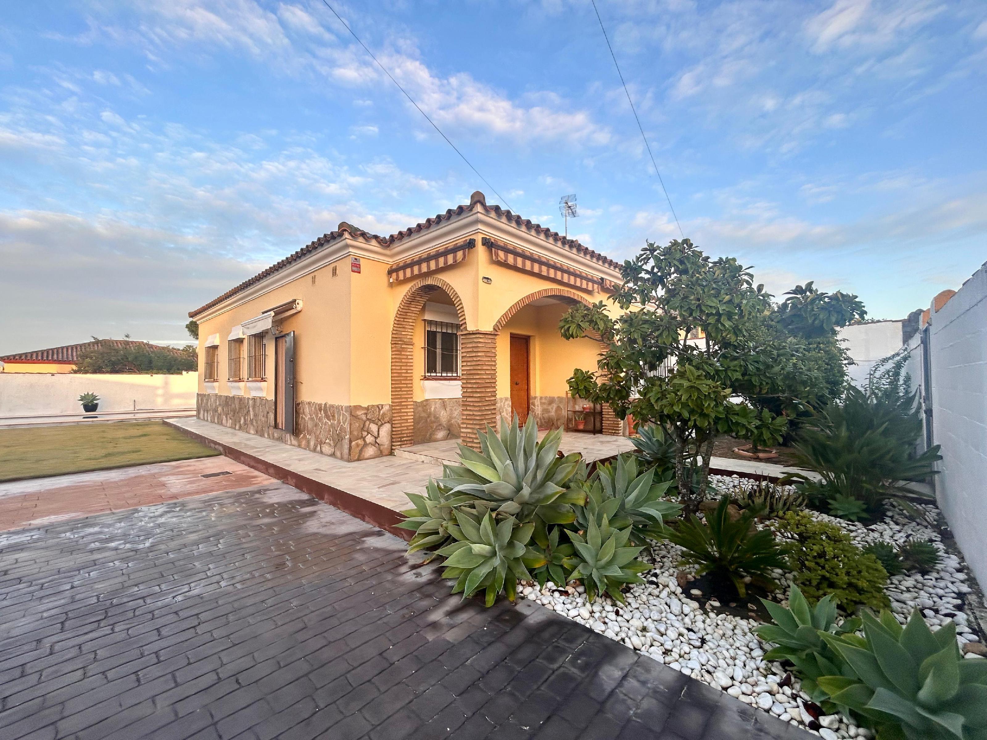 Imagen 2 Casa en venta en Chiclana De La Frontera / Cerca de la Venta del Burro