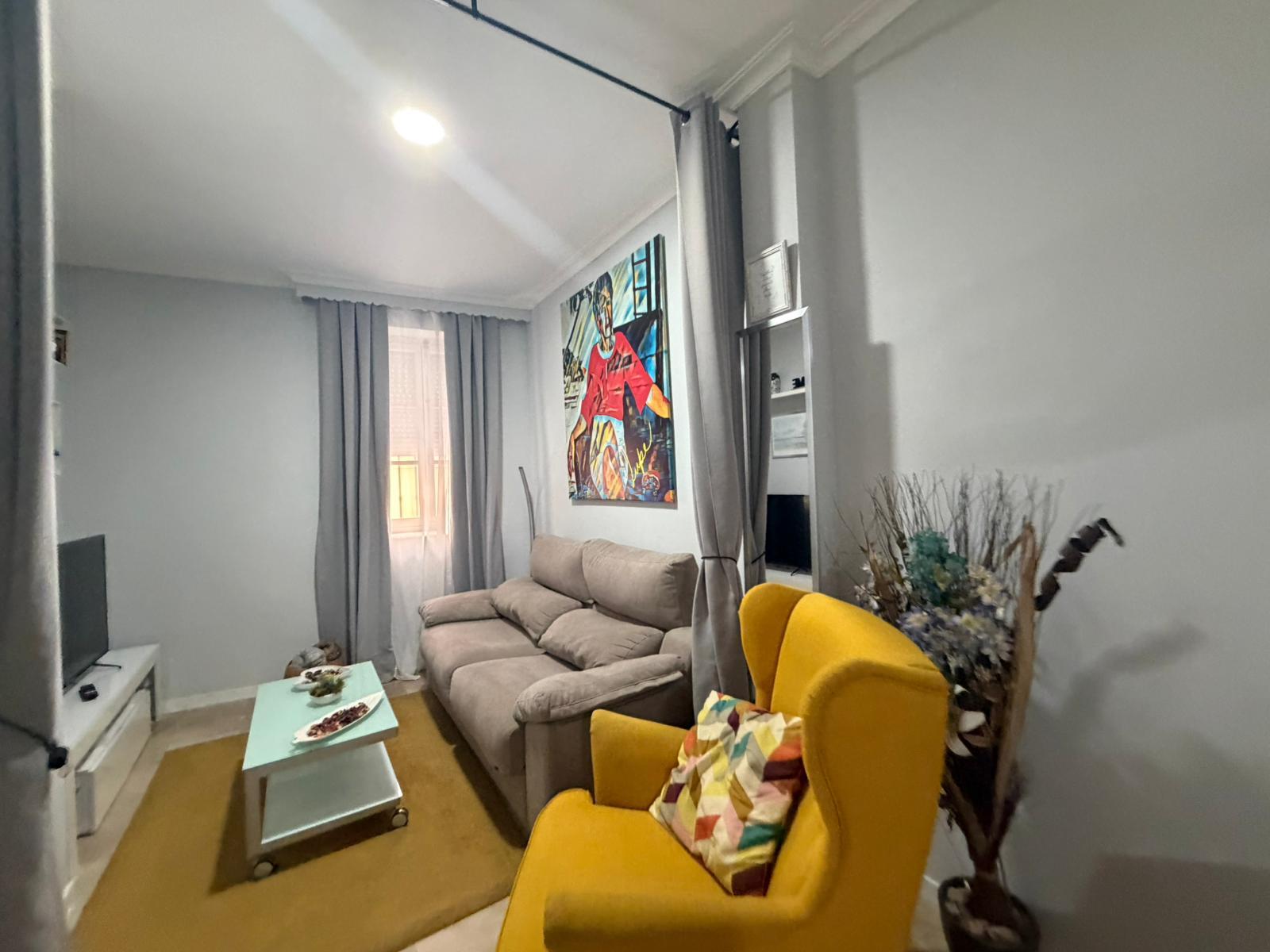 Imagen 2 Piso en venta en Cádiz / Cerca de la Caleta y Valcácel