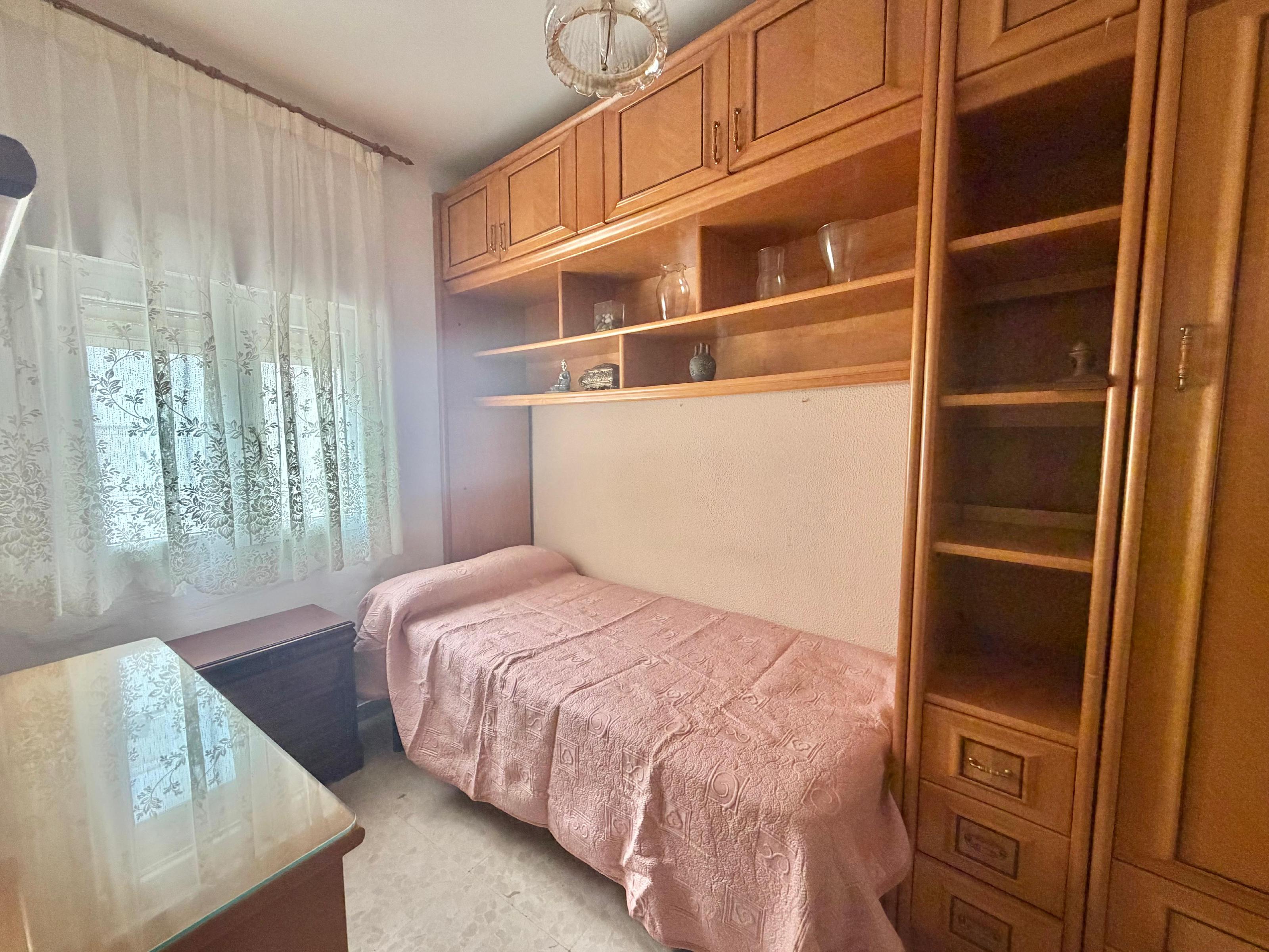 Imagen 11 Piso en venta en Cádiz / Cerca del Colegio San Felipe Neri