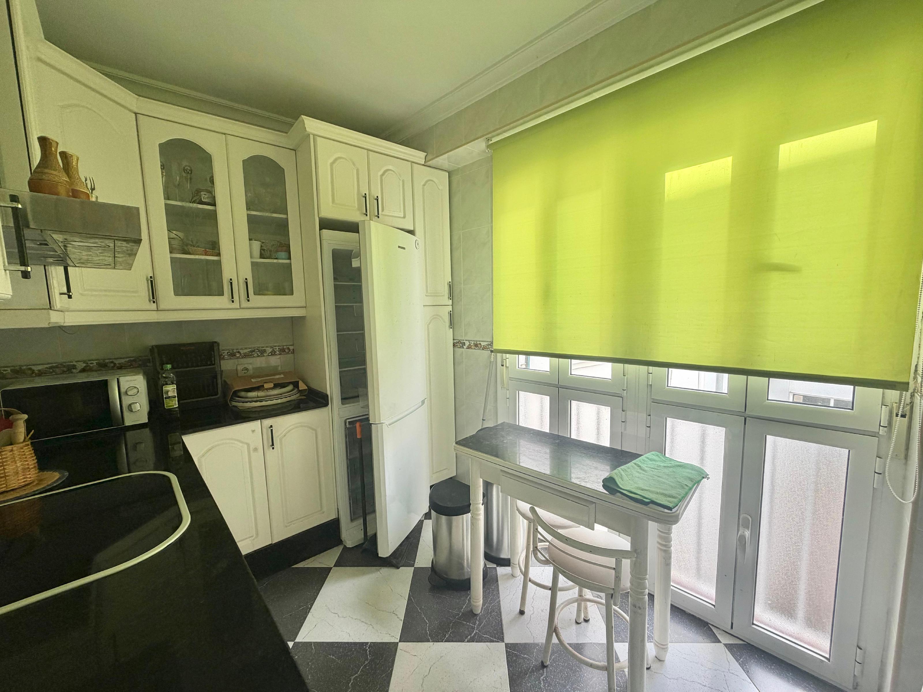 Imagen 4 Piso en venta en Cádiz / Cerca del Colegio San Felipe Neri