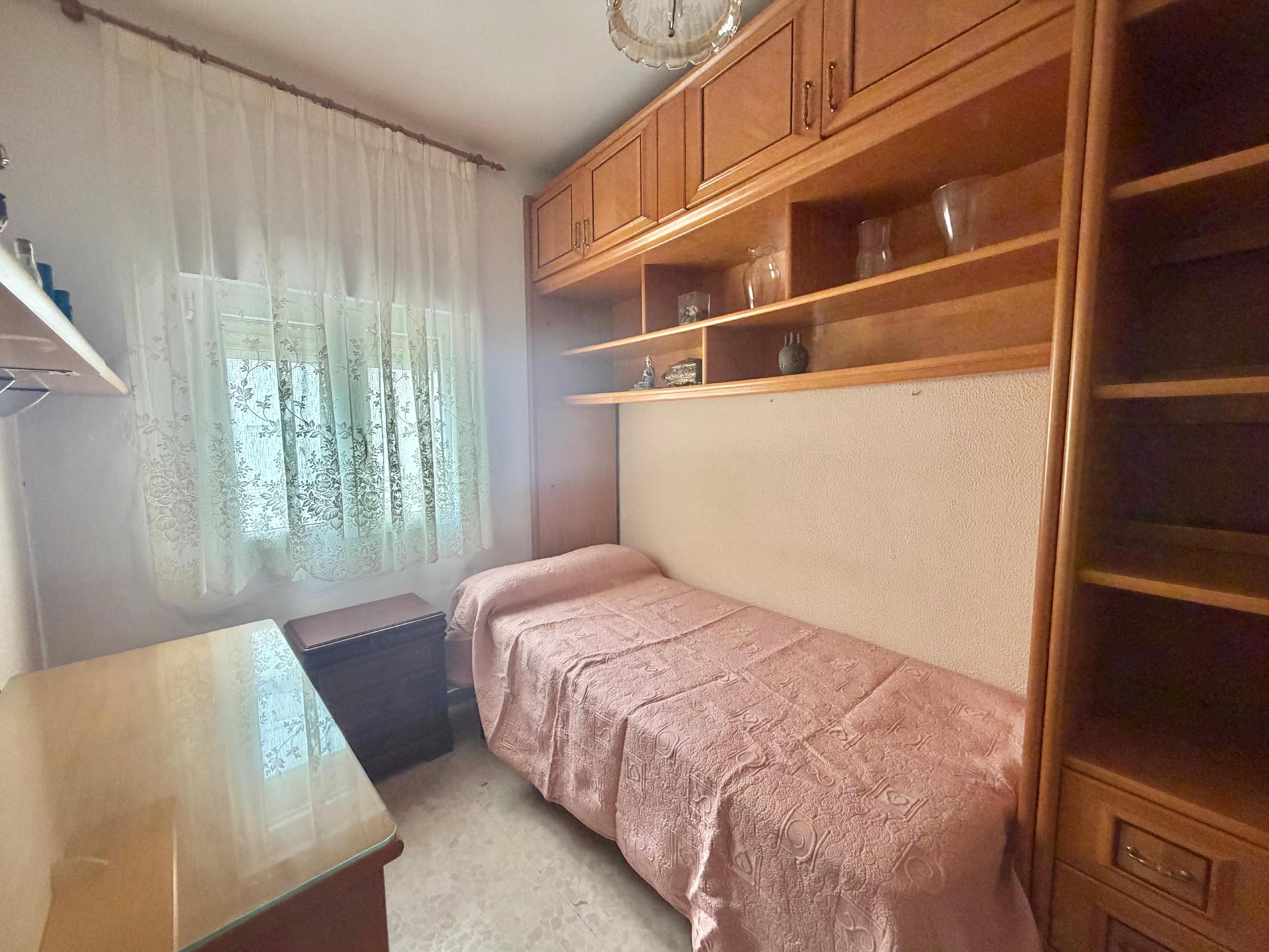 Imagen 10 Piso en venta en Cádiz / Cerca del Colegio San Felipe Neri