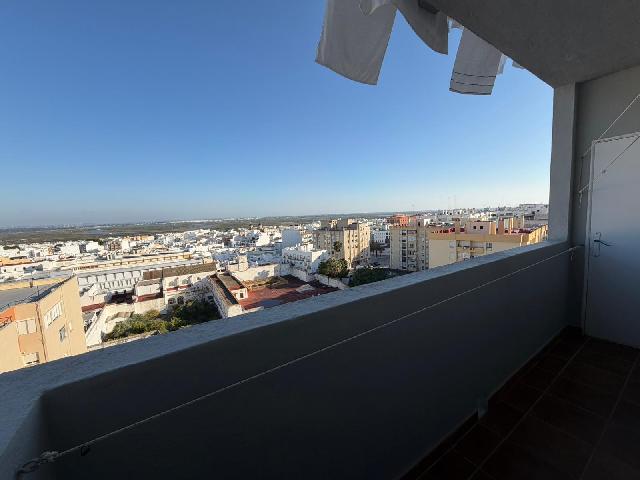 Imagen 19 Inmueble 300091 - Piso en venta en San Fernando / Ubicado al lado de la calle Real.