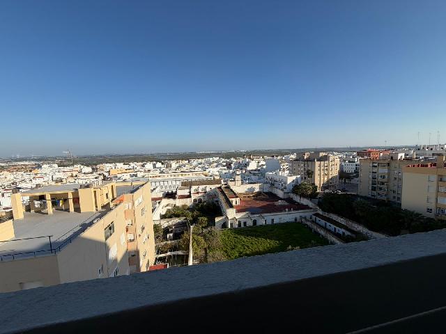 Imagen 1 Inmueble 300091 - Piso en venta en San Fernando / Ubicado en la zona de Reyes Católicos