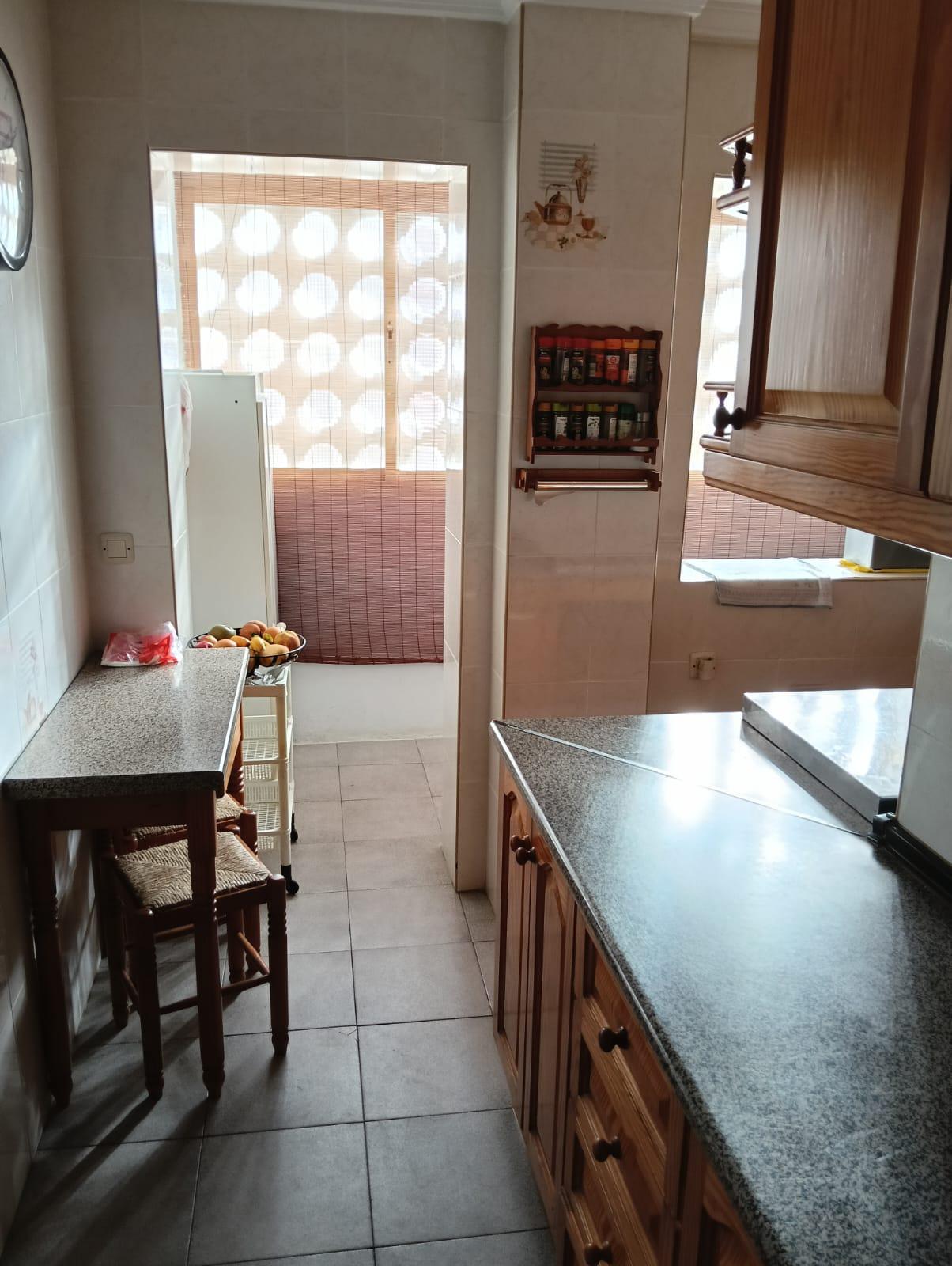 Imagen 12 Piso en venta en San Fernando / Ubicado en la zona de Reyes Católicos