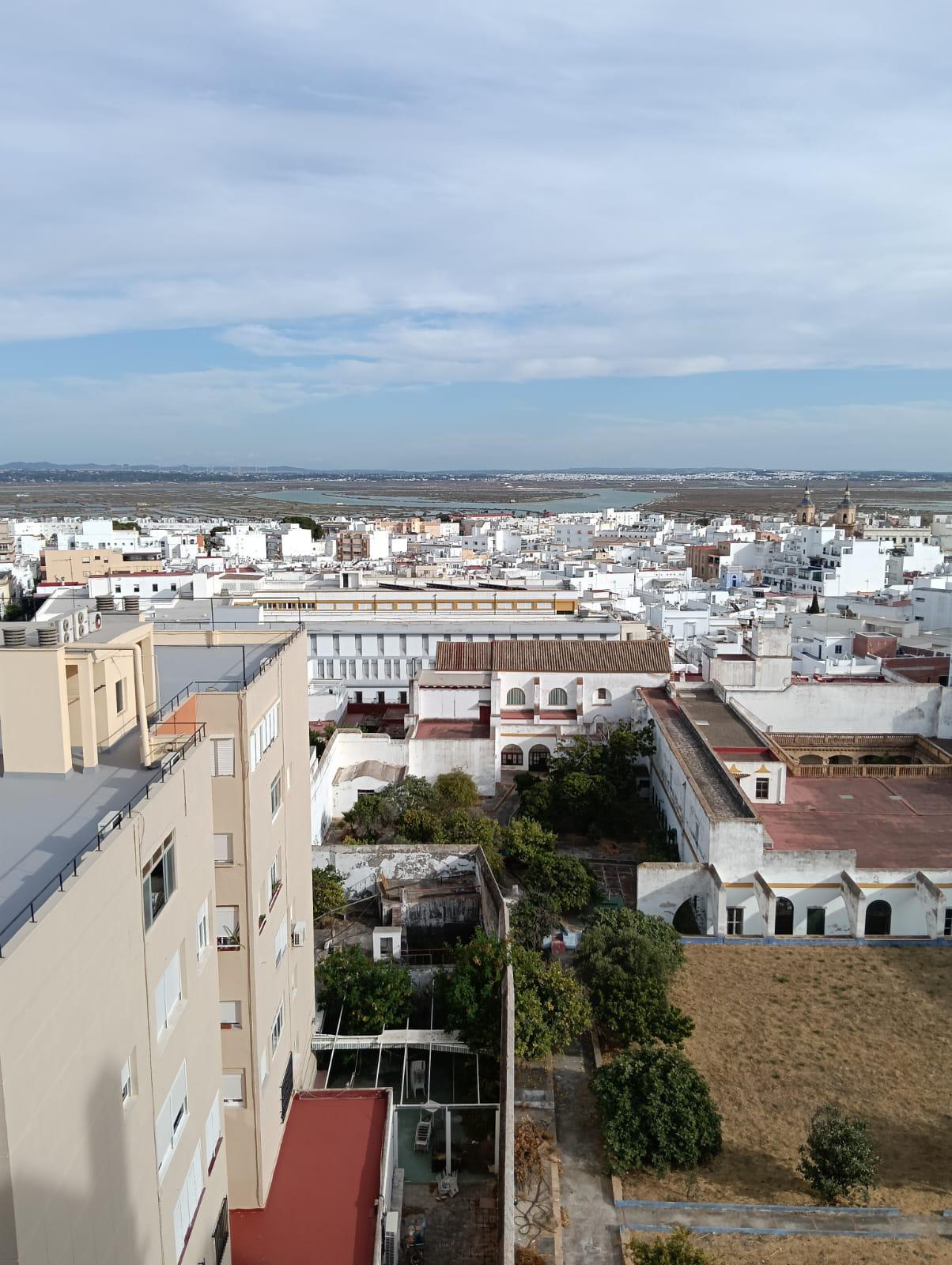 Imagen 2 Piso en venta en San Fernando / Ubicado al lado de la calle Real.