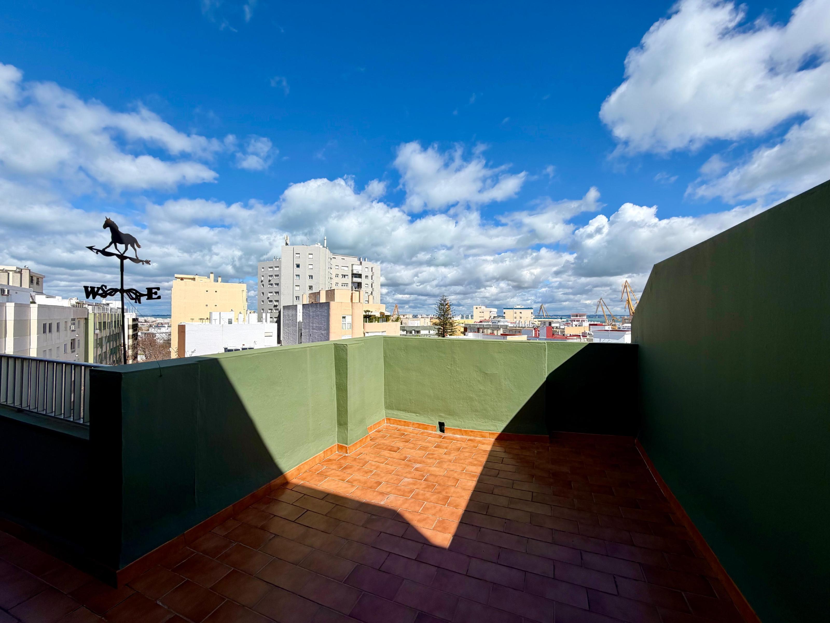 Imagen 13 Piso en venta en Cádiz / Cerca de la plaza San Severiano