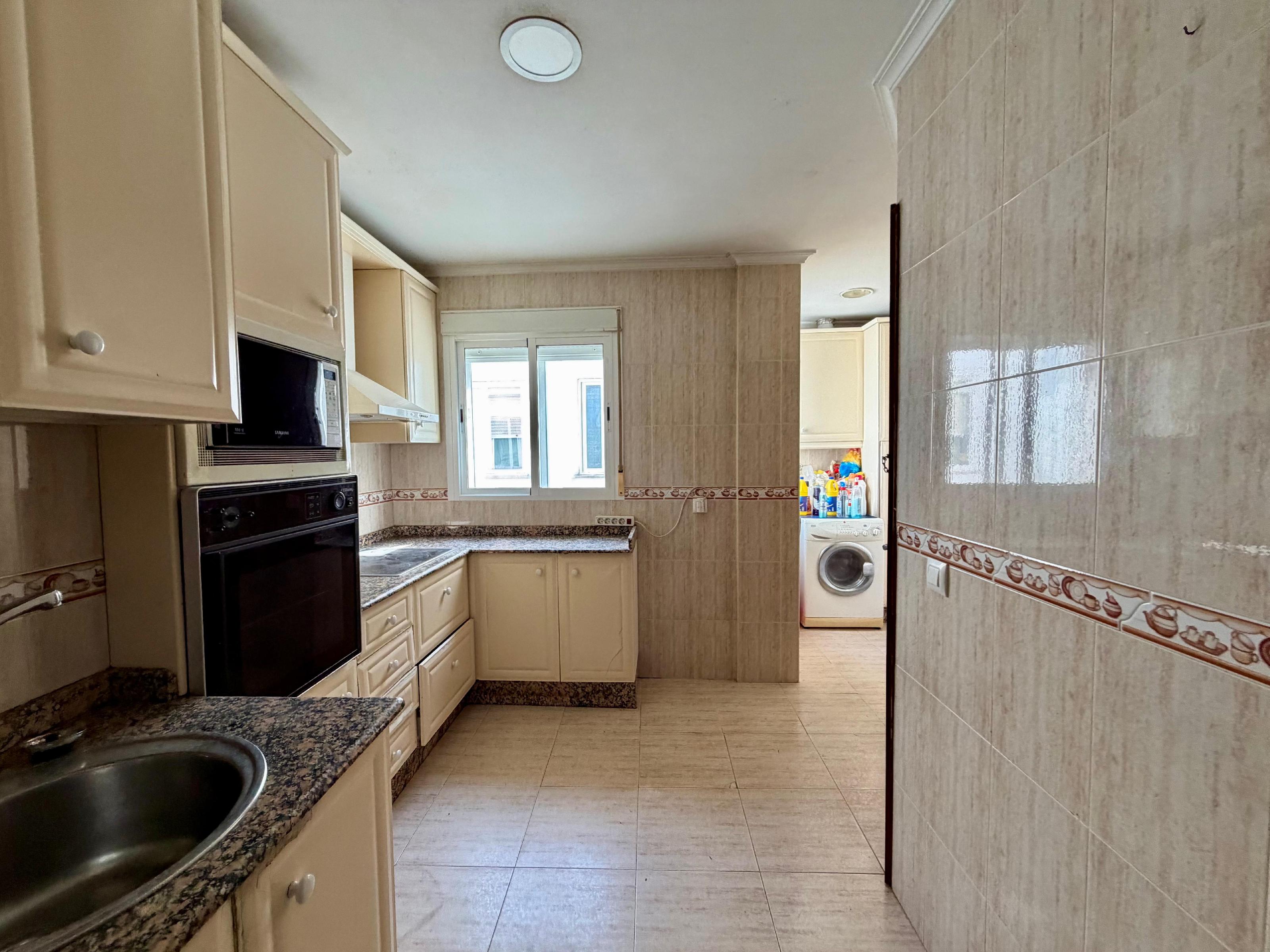 Imagen 15 Piso en venta en Cádiz / Cerca de la plaza San Severiano