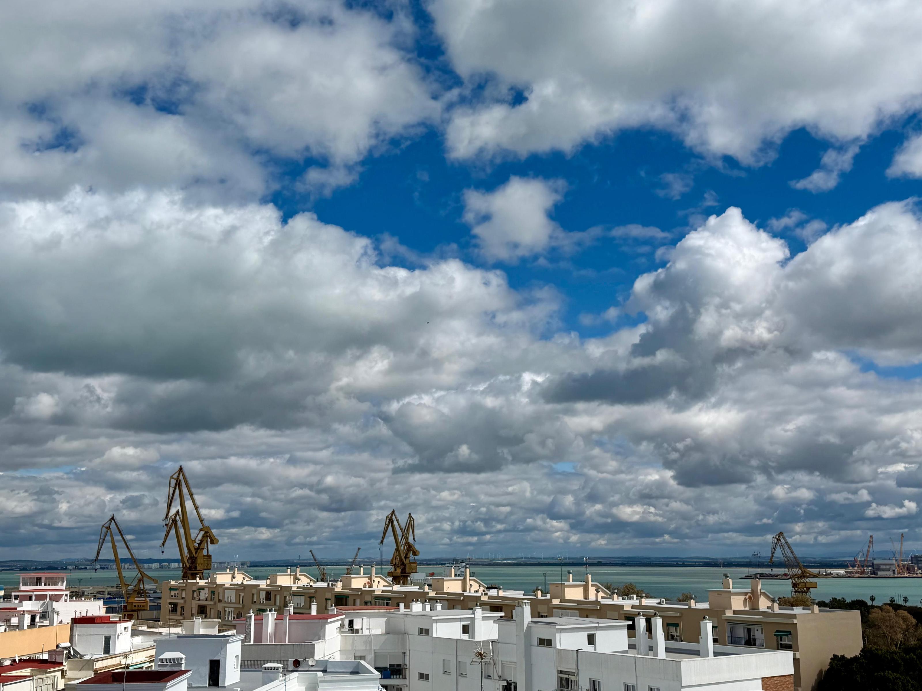 Imagen 37 Piso en venta en Cádiz / Cerca de la plaza San Severiano