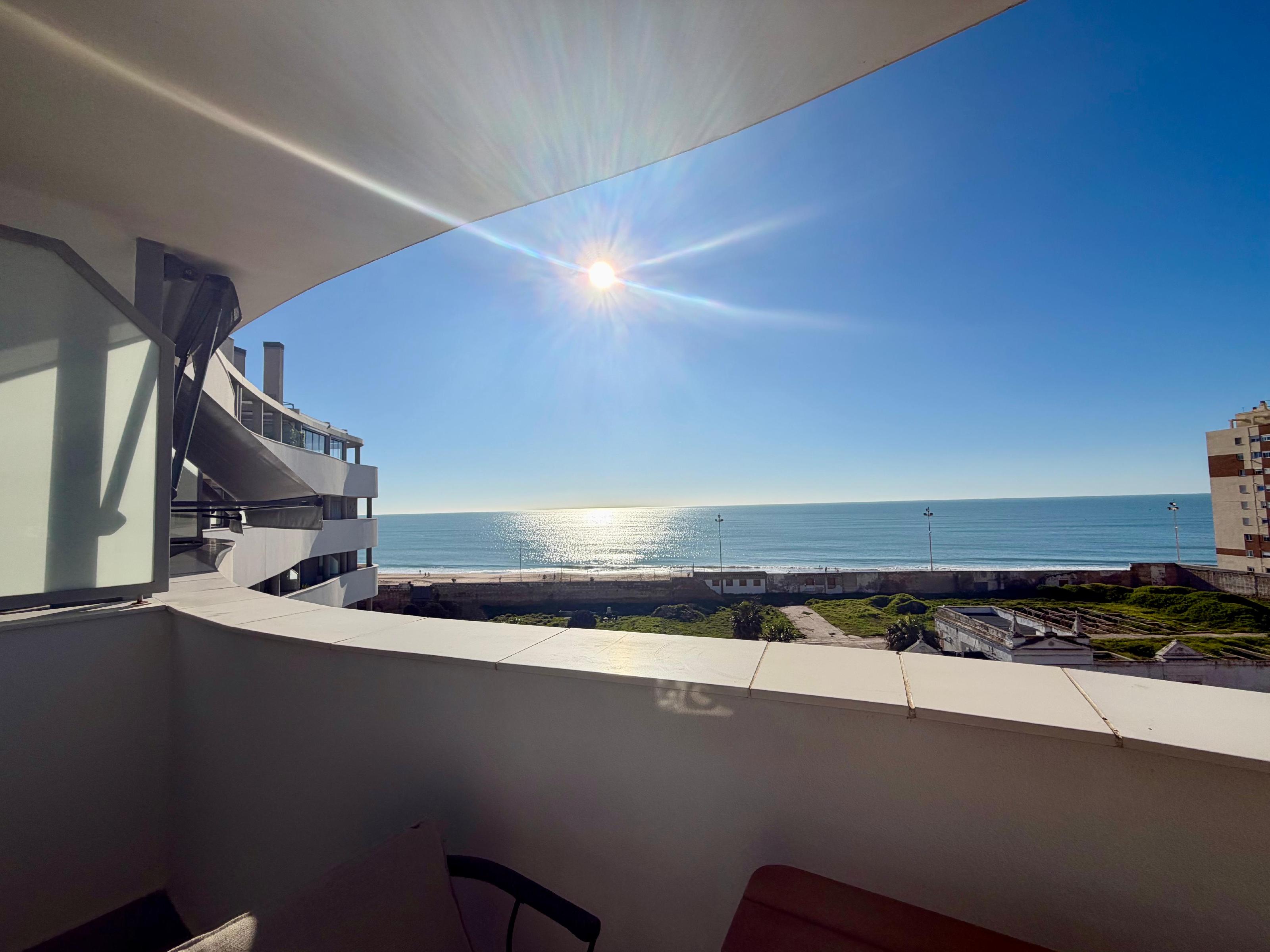 Imagen 23 Piso en venta en Cádiz / En la playa Santa María del Mar.