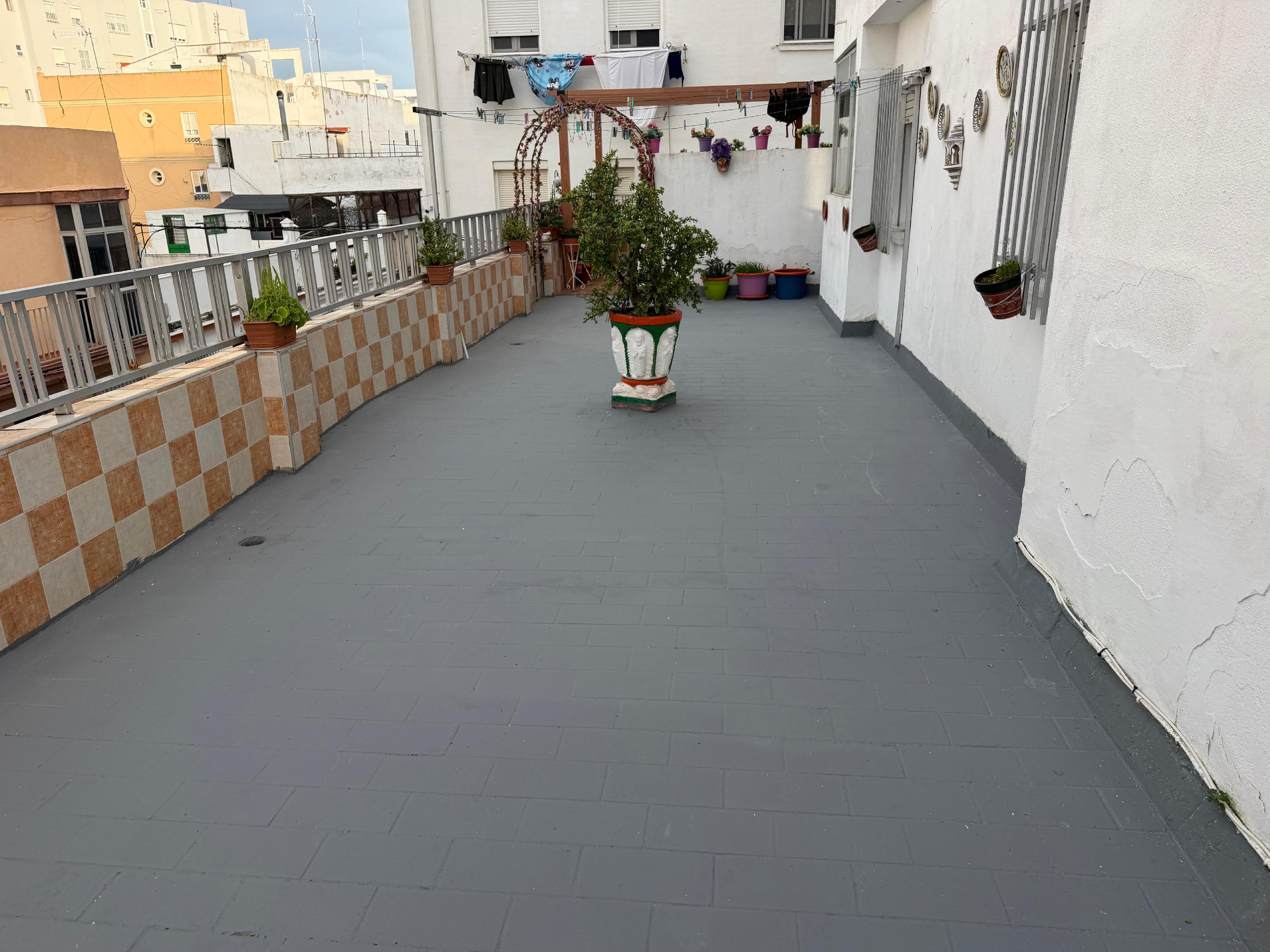 Imagen 2 Piso en venta en San Fernando / Cerca del Colegio Puente Zuazo.