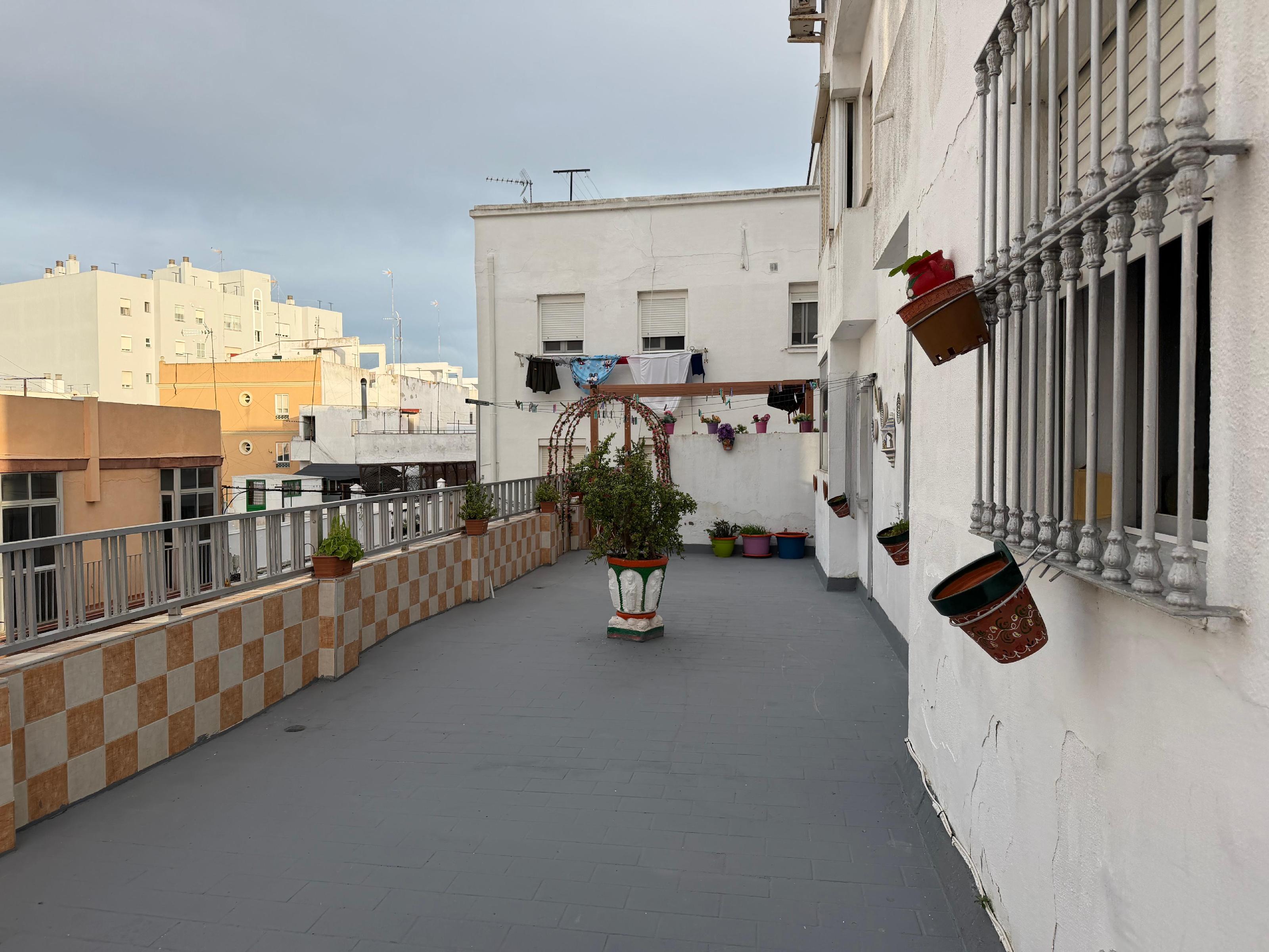 Imagen 21 Piso en venta en San Fernando / Cerca del Colegio Puente Zuazo.