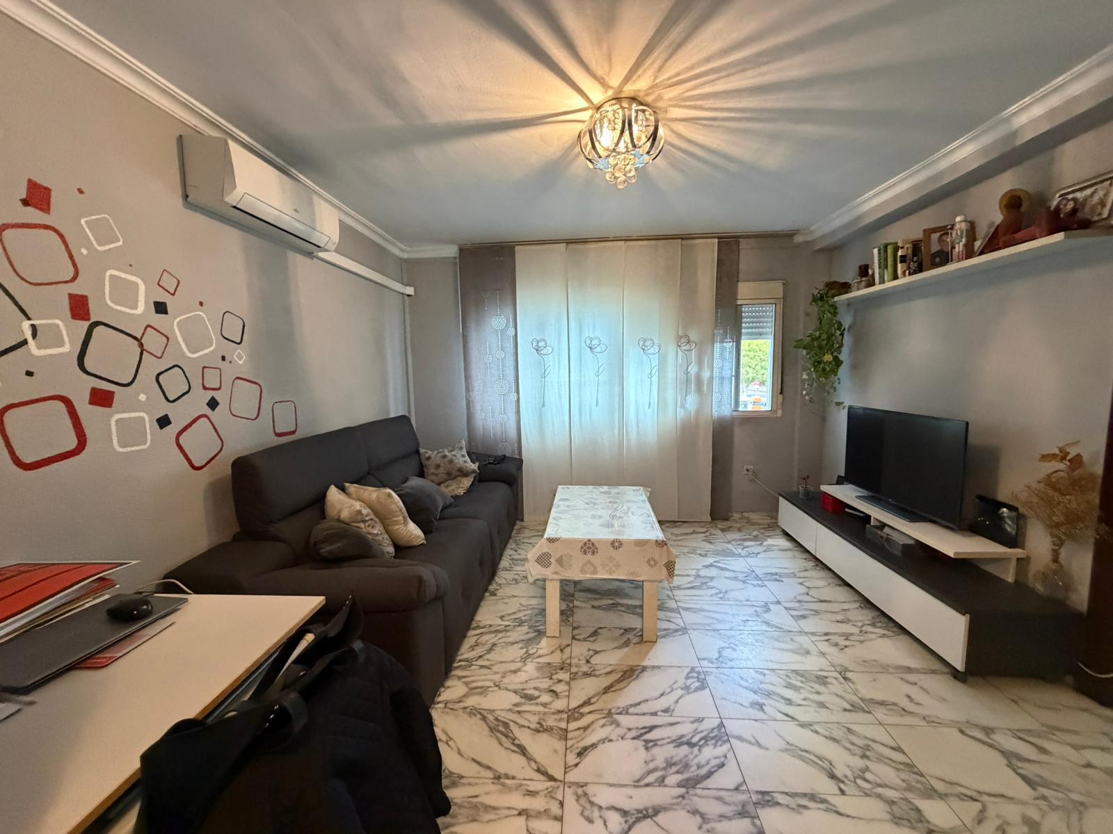 Imagen 2 Piso en venta en Cádiz / Cerca del estadio Nuevo Mirandilla