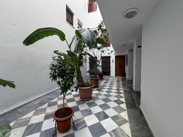 Imagen 1 Inmueble 301477 - Piso en venta en Cádiz / Plaza Jesús de Nazareno