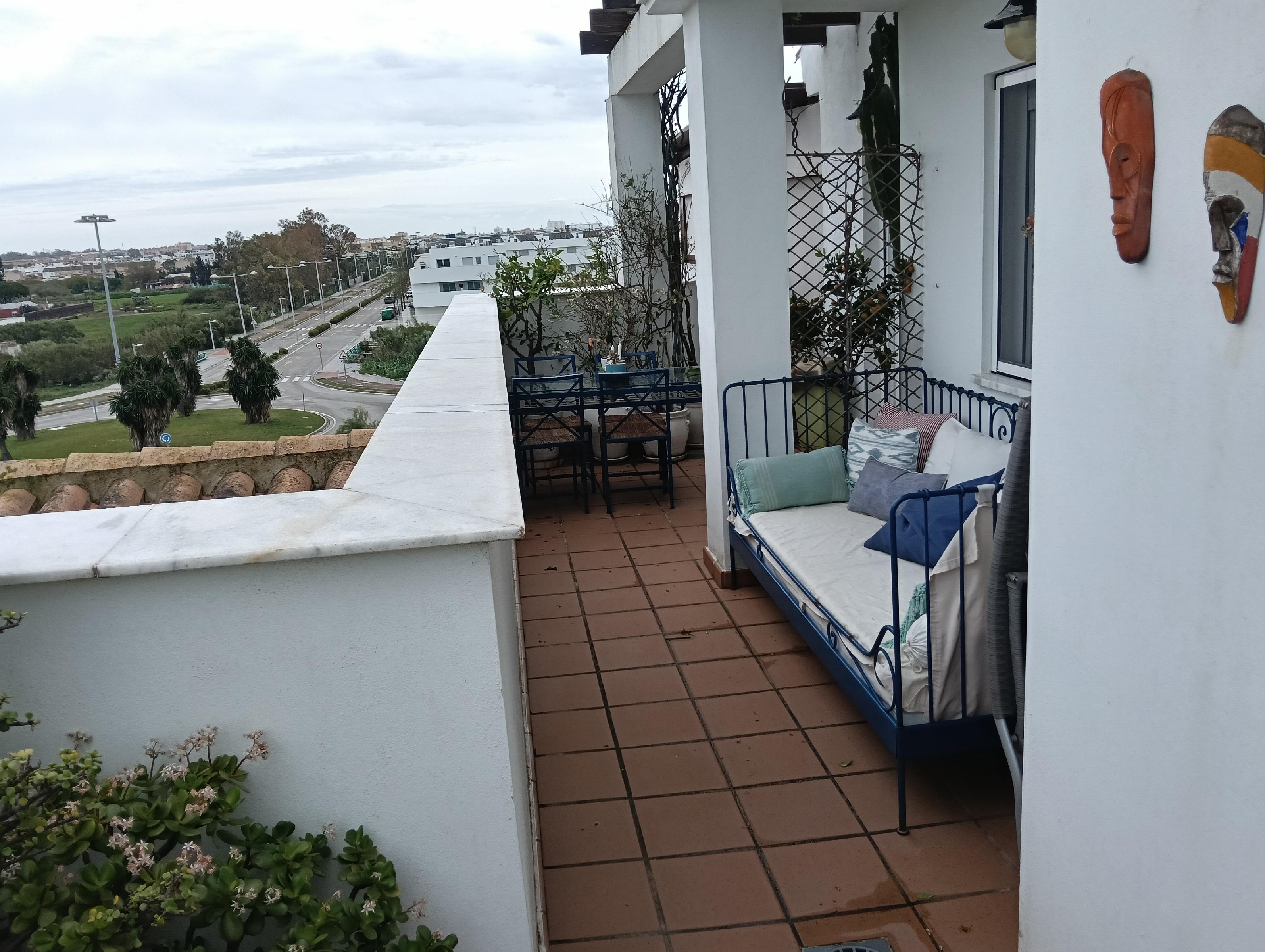 Imagen 22 Piso en venta en Rota / A 100 metros de la playa Punta Candor 