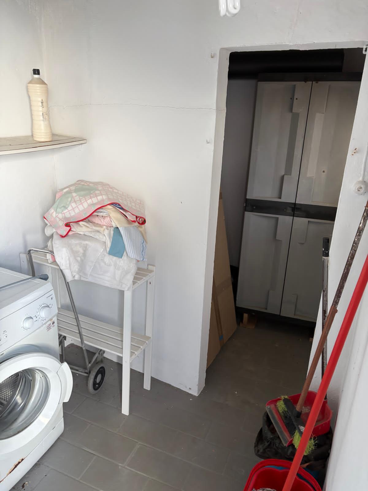 Imagen 12 Apartamento en venta en Rota / Muy cerca de Plaza Andalucía y a 200 metros de la playa 