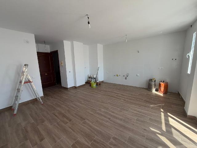 Imagen 3 Inmueble 301853 - Piso en venta en San Fernando / Cerca de la Plaza del Rey 