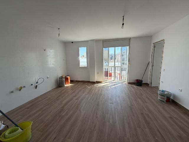 Imagen 1 Inmueble 301853 - Piso en venta en San Fernando / Cerca de la Plaza del Rey 