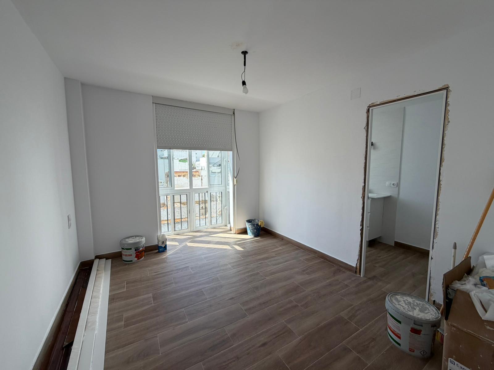 Imagen 2 Piso en venta en San Fernando / Cerca de la Plaza del Rey 