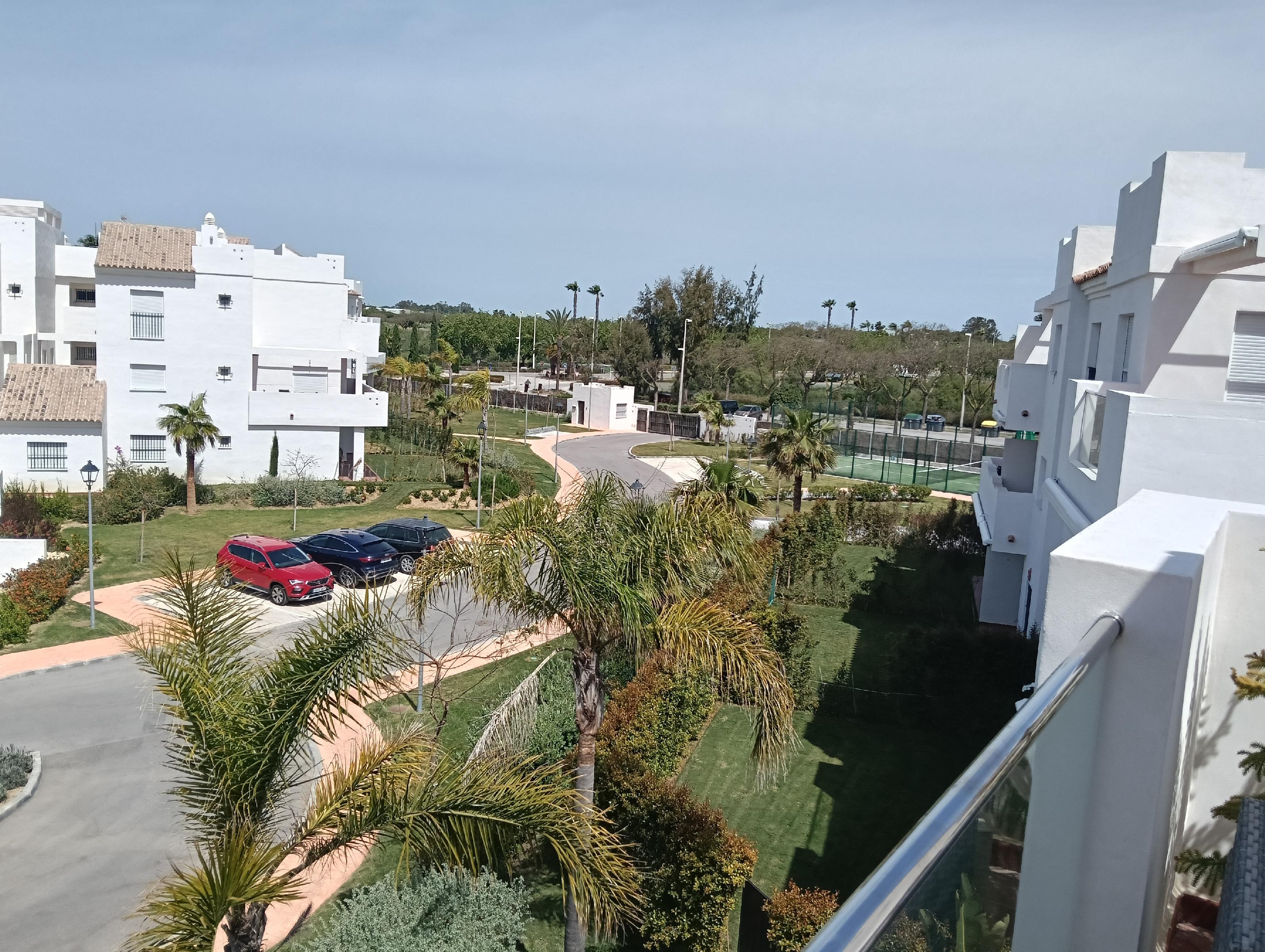 Imagen 7 Piso en venta en Chipiona / A 100 metros del parque de los lagos en Costa Ballena