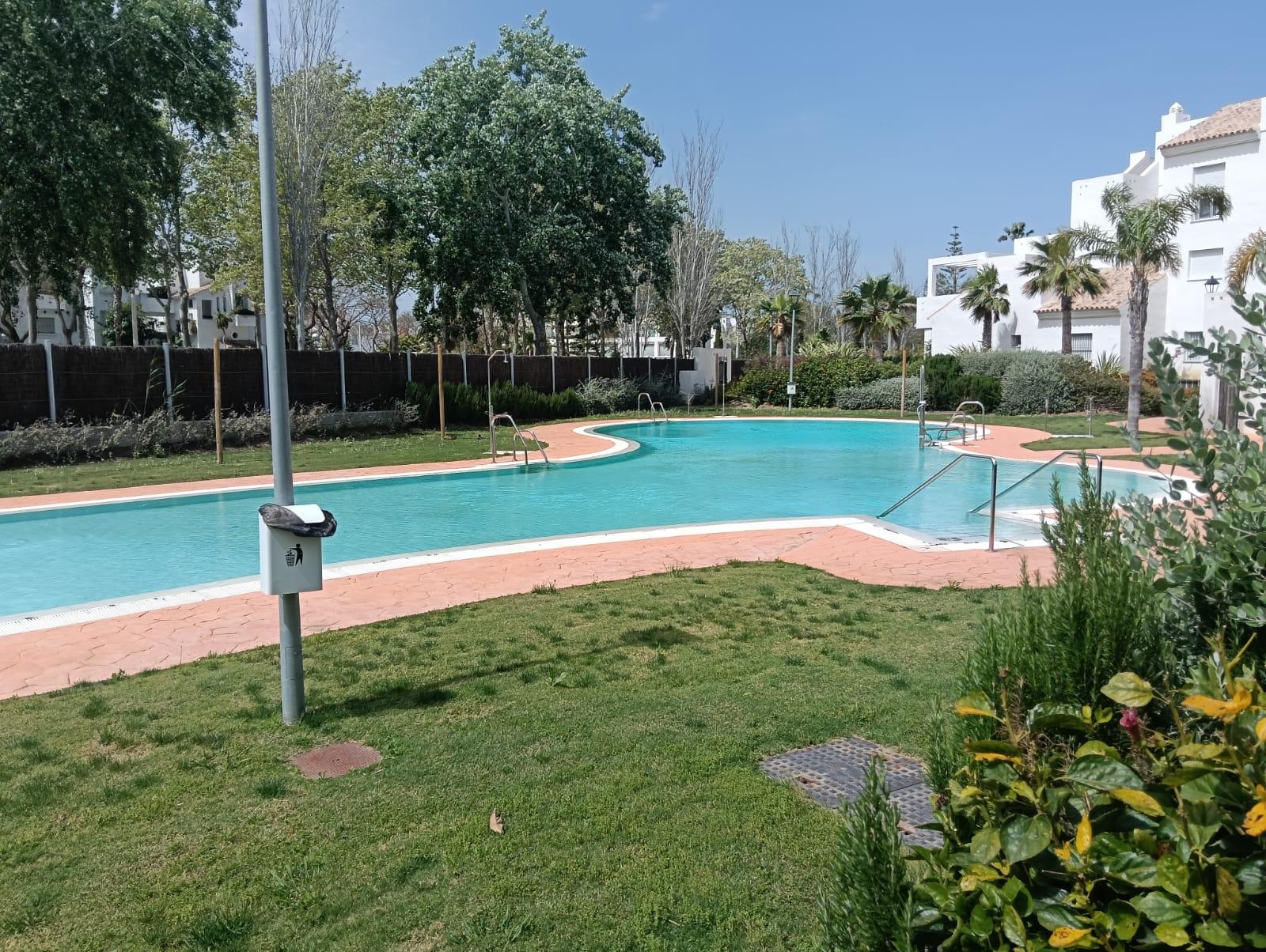 Imagen 2 Piso en venta en Chipiona / A 100 metros del parque de los lagos en Costa Ballena