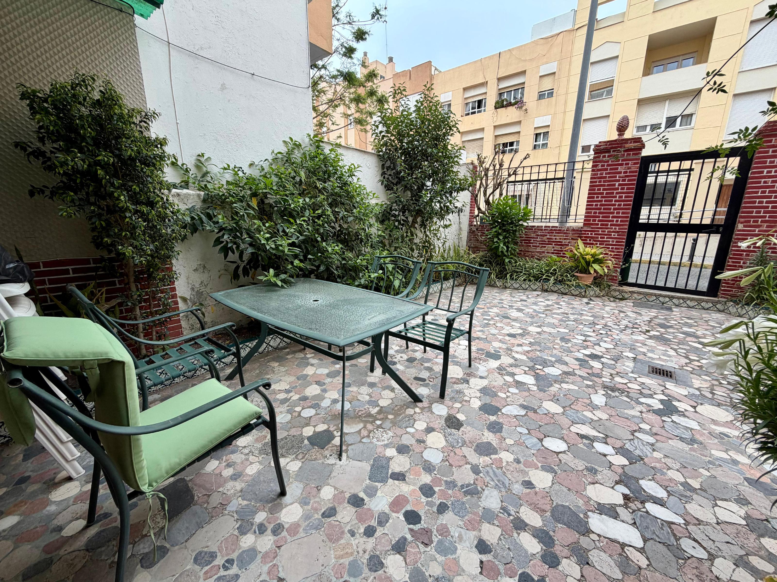 Imagen 11 Casa Adosada en venta en Cádiz / En segunda línea de la playa de la Victoria