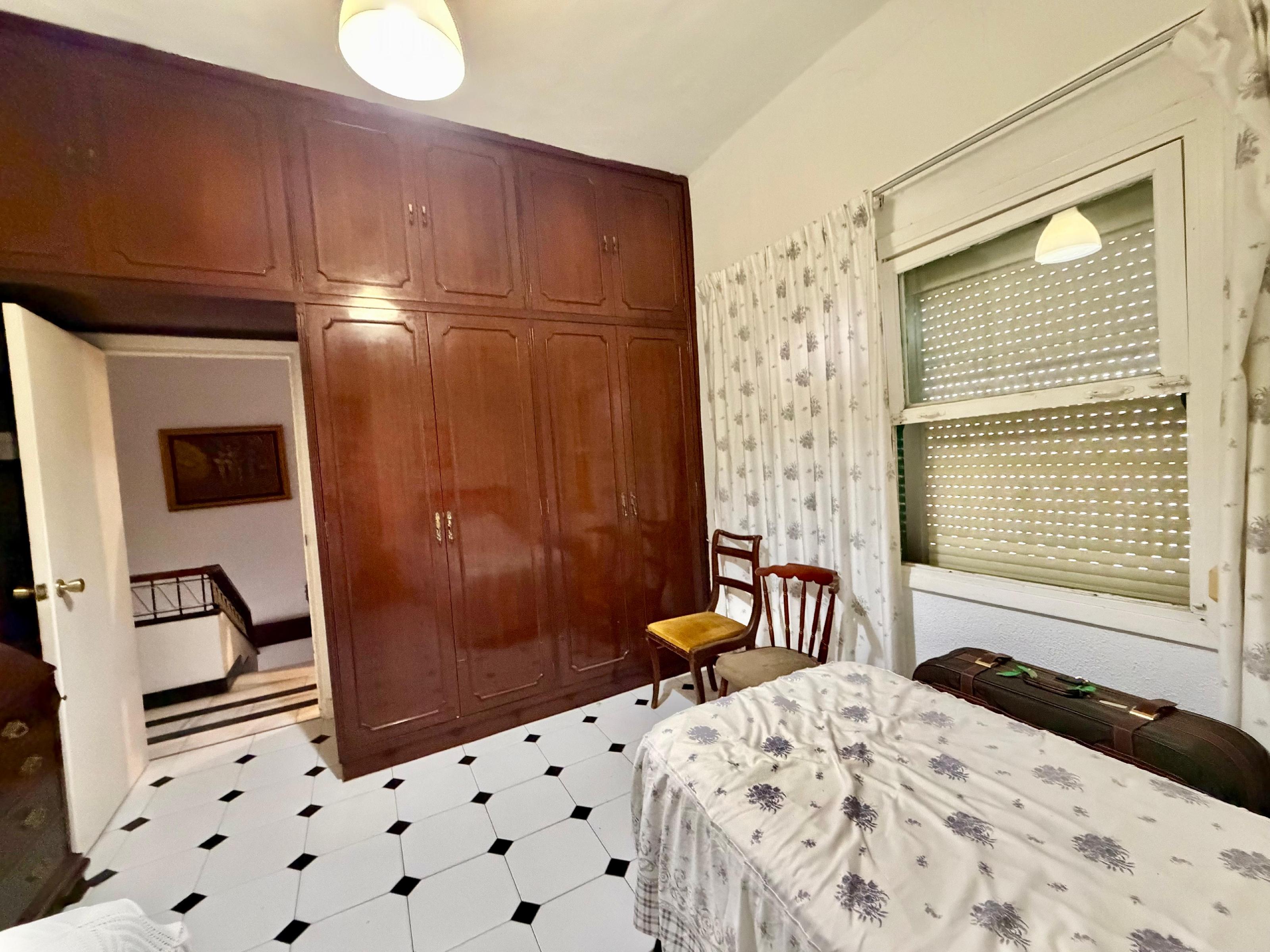 Imagen 32 Casa Adosada en venta en Cádiz / En segunda línea de la playa de la Victoria