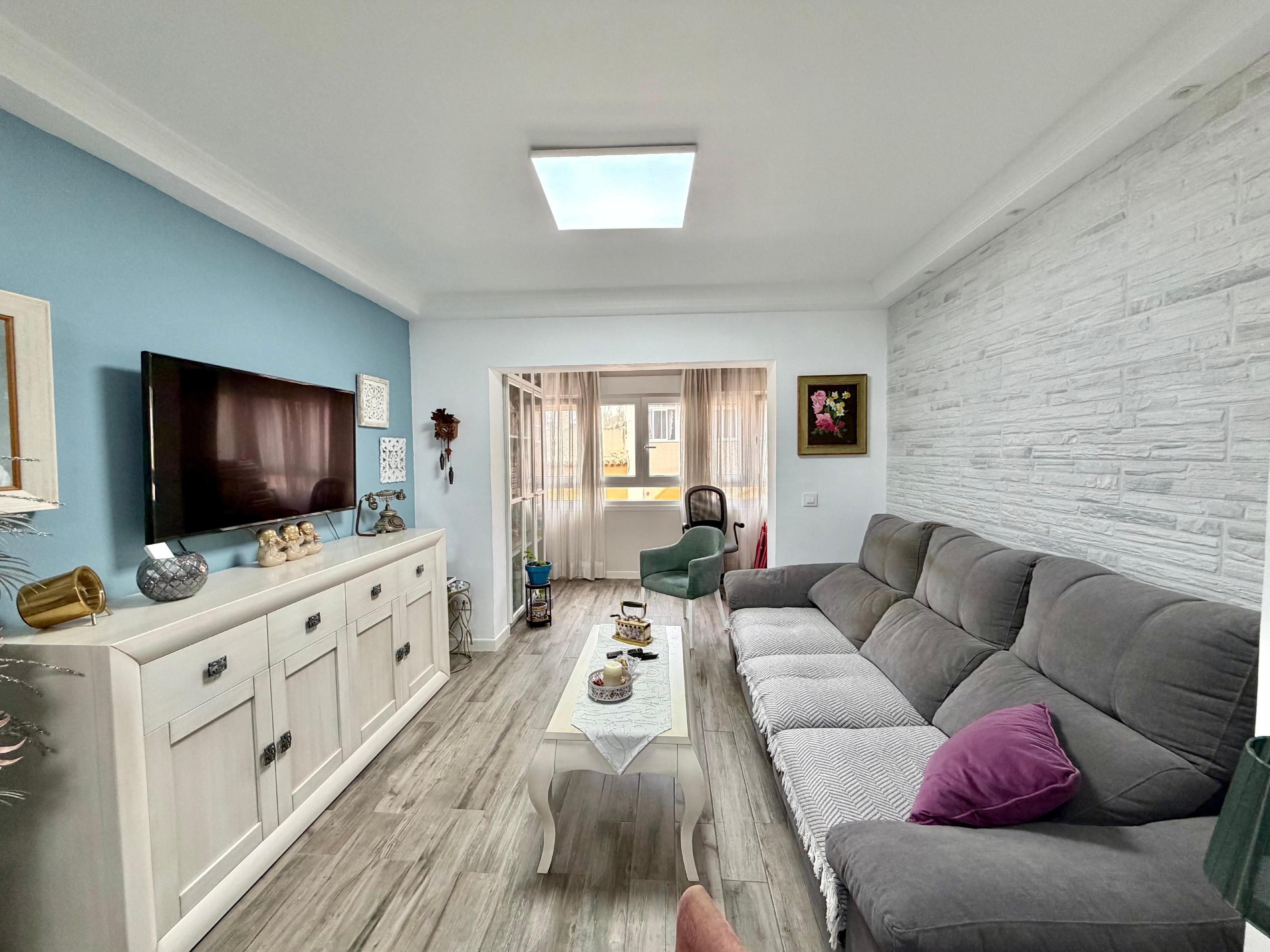 Imagen 4 Piso en venta en San Fernando / Cerca de Hornos Púnicos.