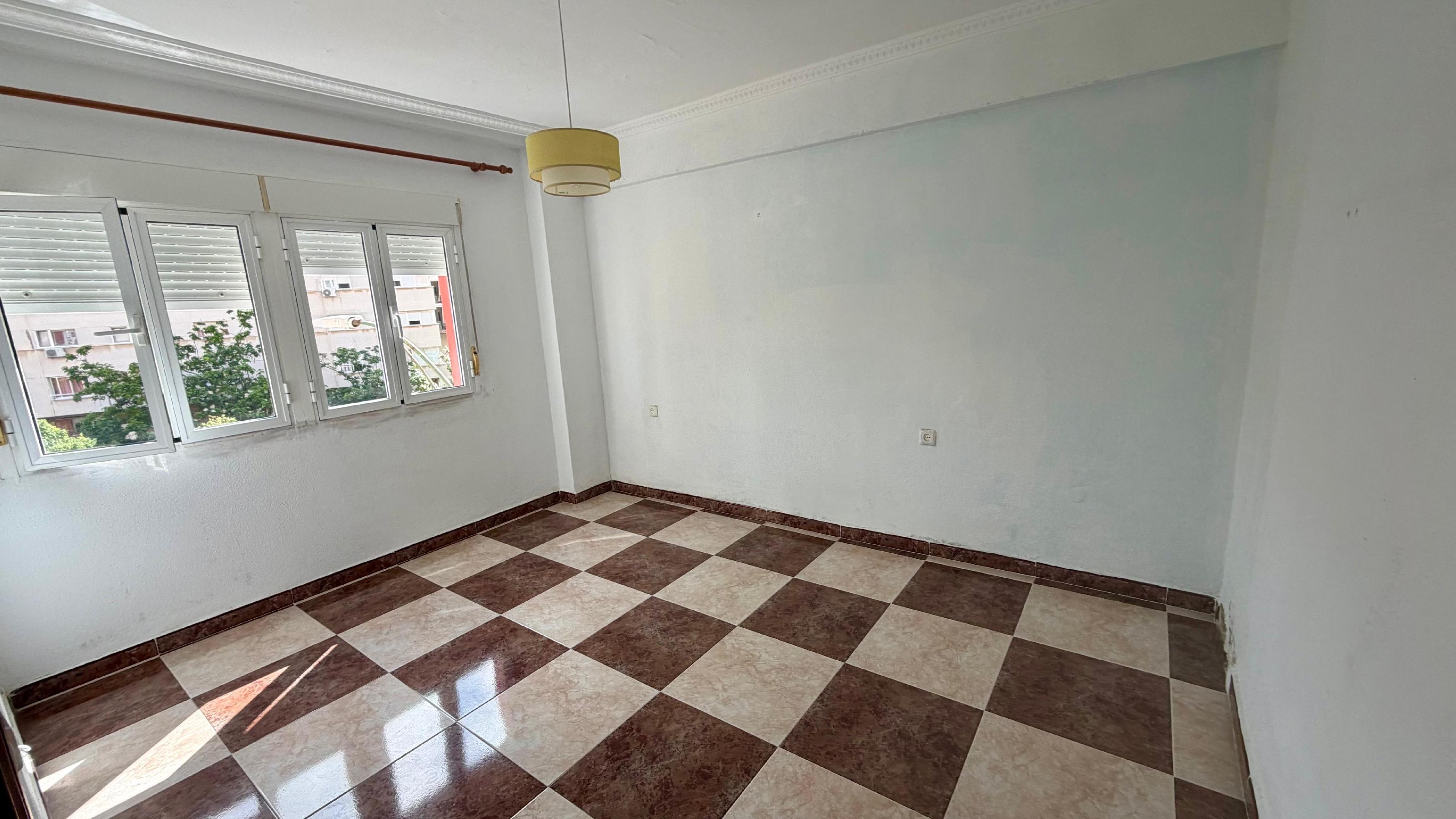 Imagen 15 Piso en venta en Cádiz / Cerca del Mercado de la Paz