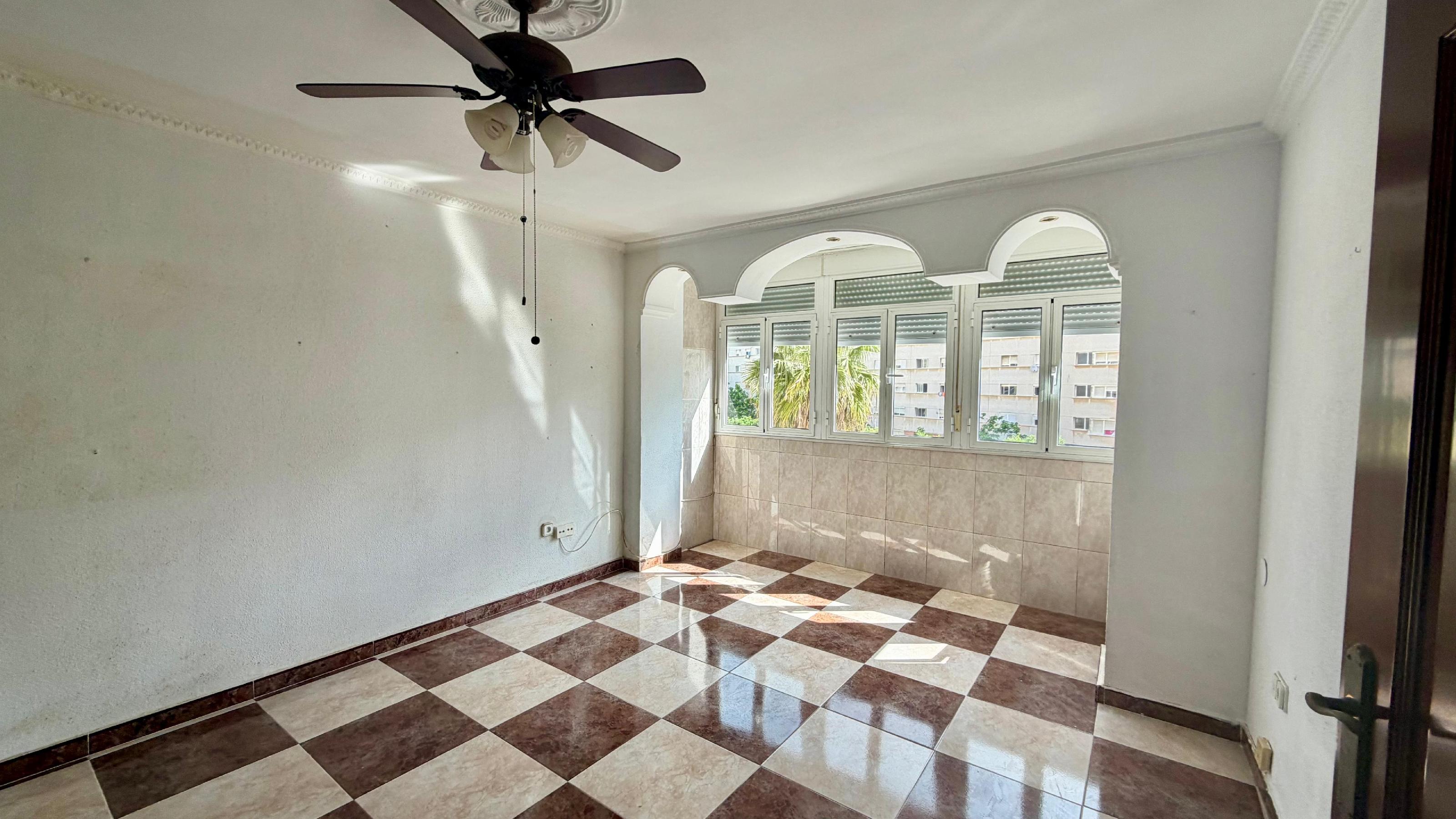 Imagen 4 Piso en venta en Cádiz / Cerca del Mercado de la Paz