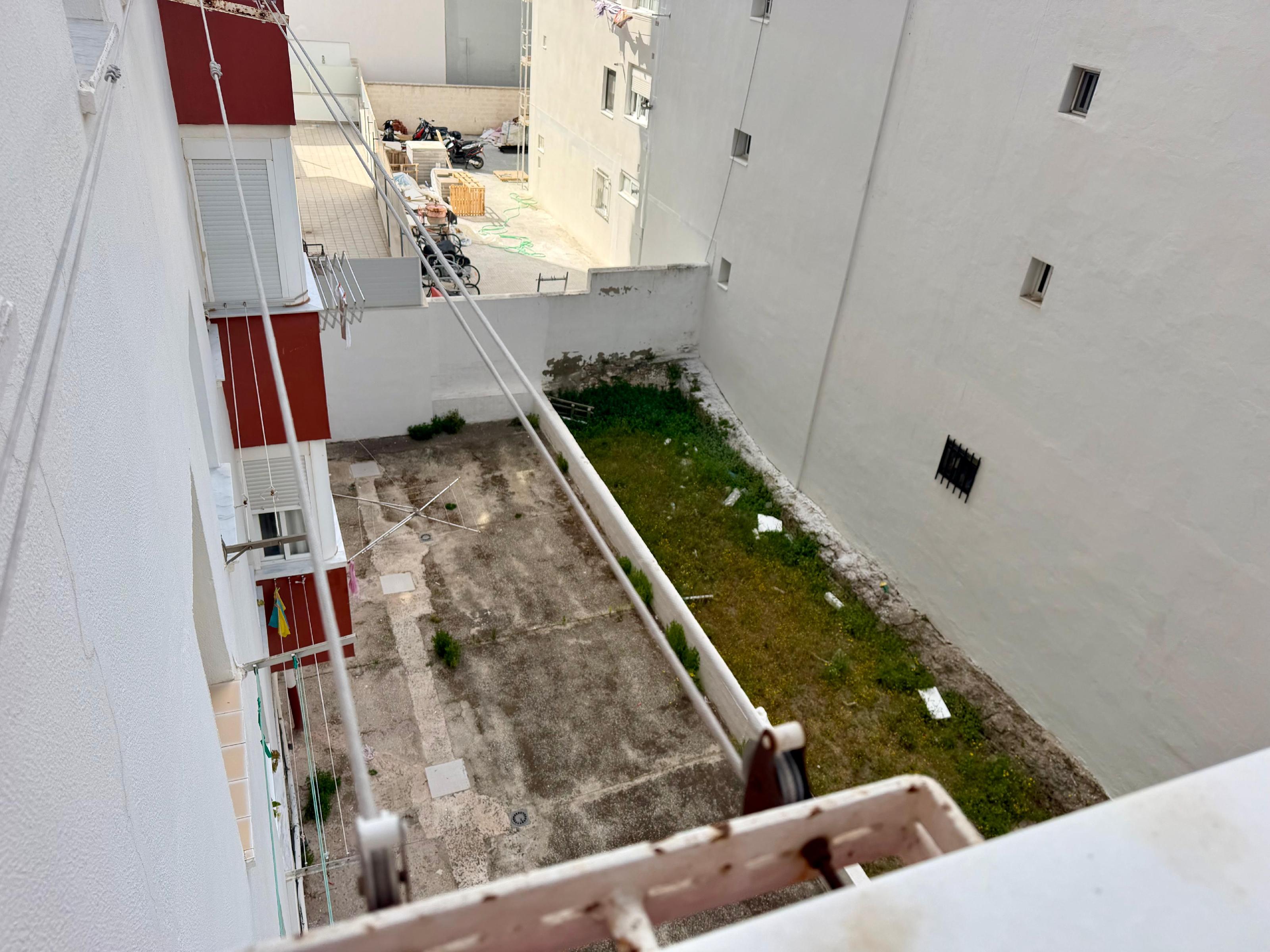 Imagen 21 Piso en venta en Cádiz / Cerca del Mercado de la Paz