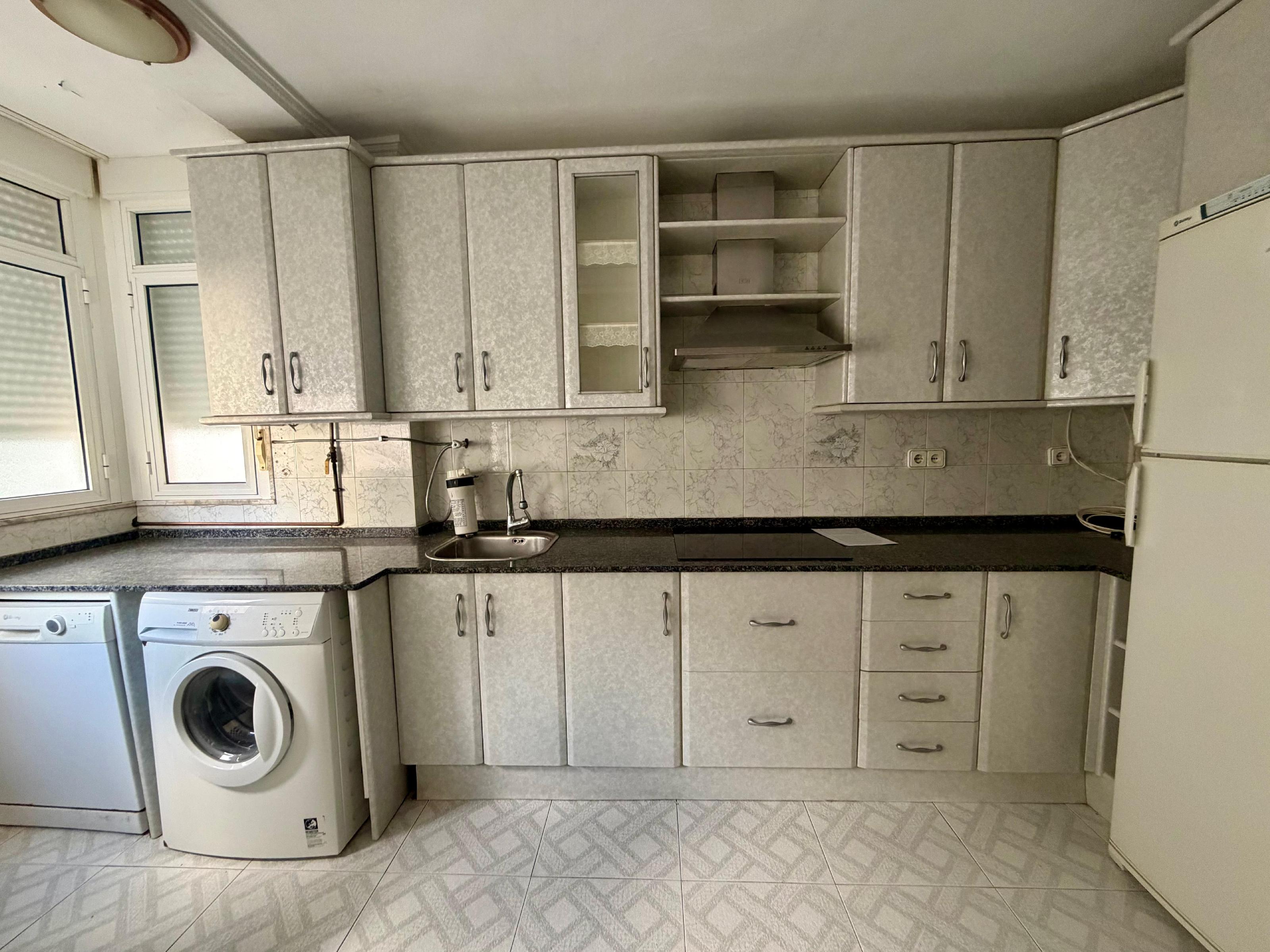 Imagen 1 Piso en venta en Cádiz / Cerca del Mercado de la Paz