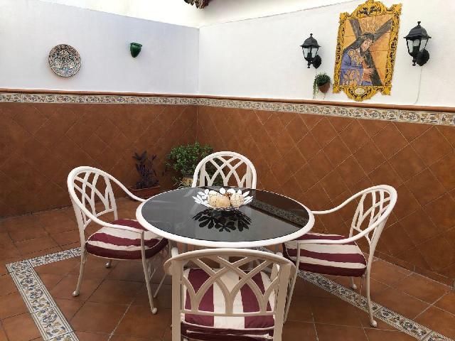 Imagen 1 Inmueble 303223 - Casa en venta en San Fernando / Cerca de Iglesia Mayor, C/ Rosario y Teatro Las Cortes