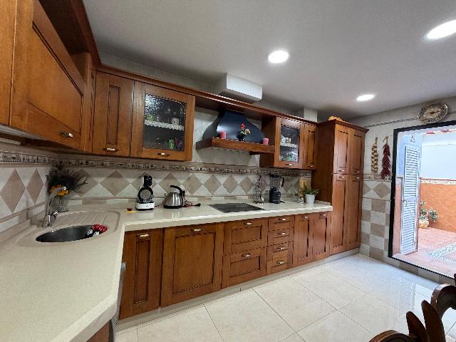 Imagen 2 Inmueble 303223 - Casa en venta en San Fernando / Cerca de Iglesia Mayor, C/ Rosario y Teatro Las Cortes