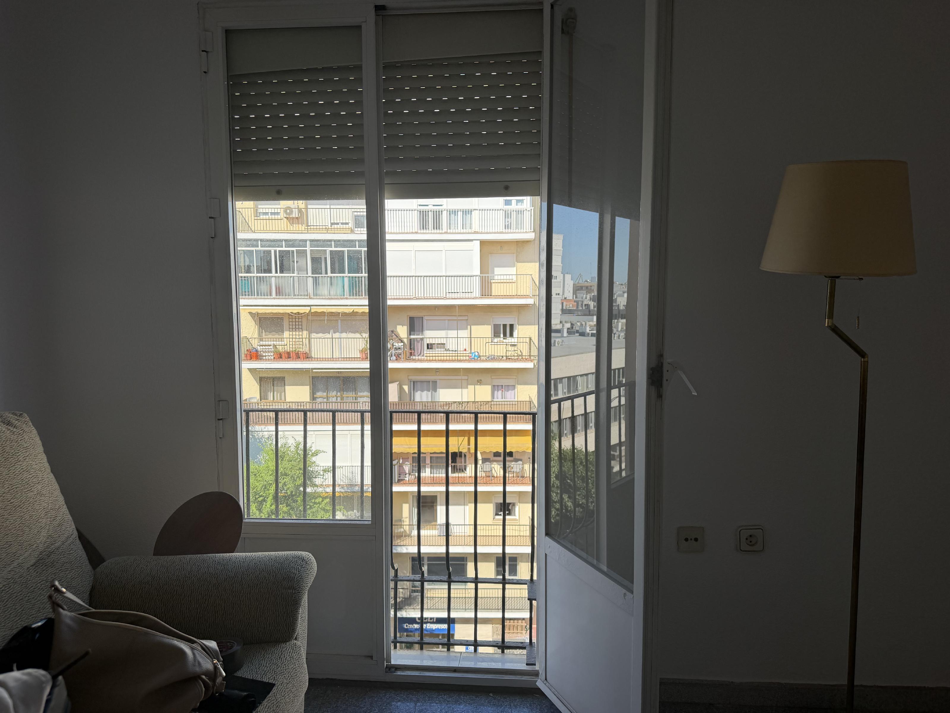 Imagen 3 Piso en venta en Cádiz / En la Avenida Ana de Viya