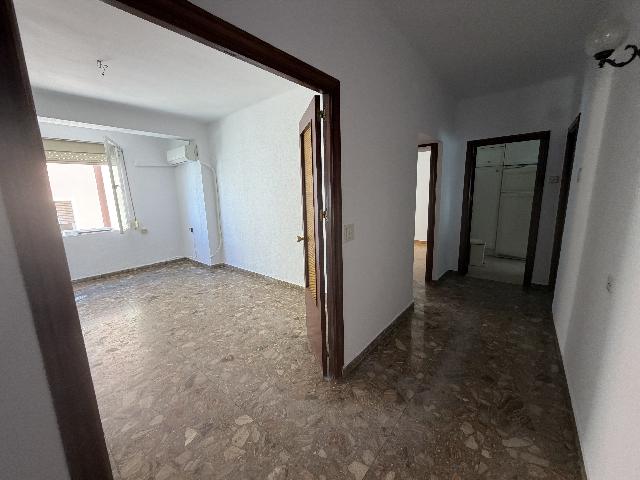 Imagen 7 Inmueble 303514 - Piso en venta en Cádiz / En la Avenida Ana de Viya