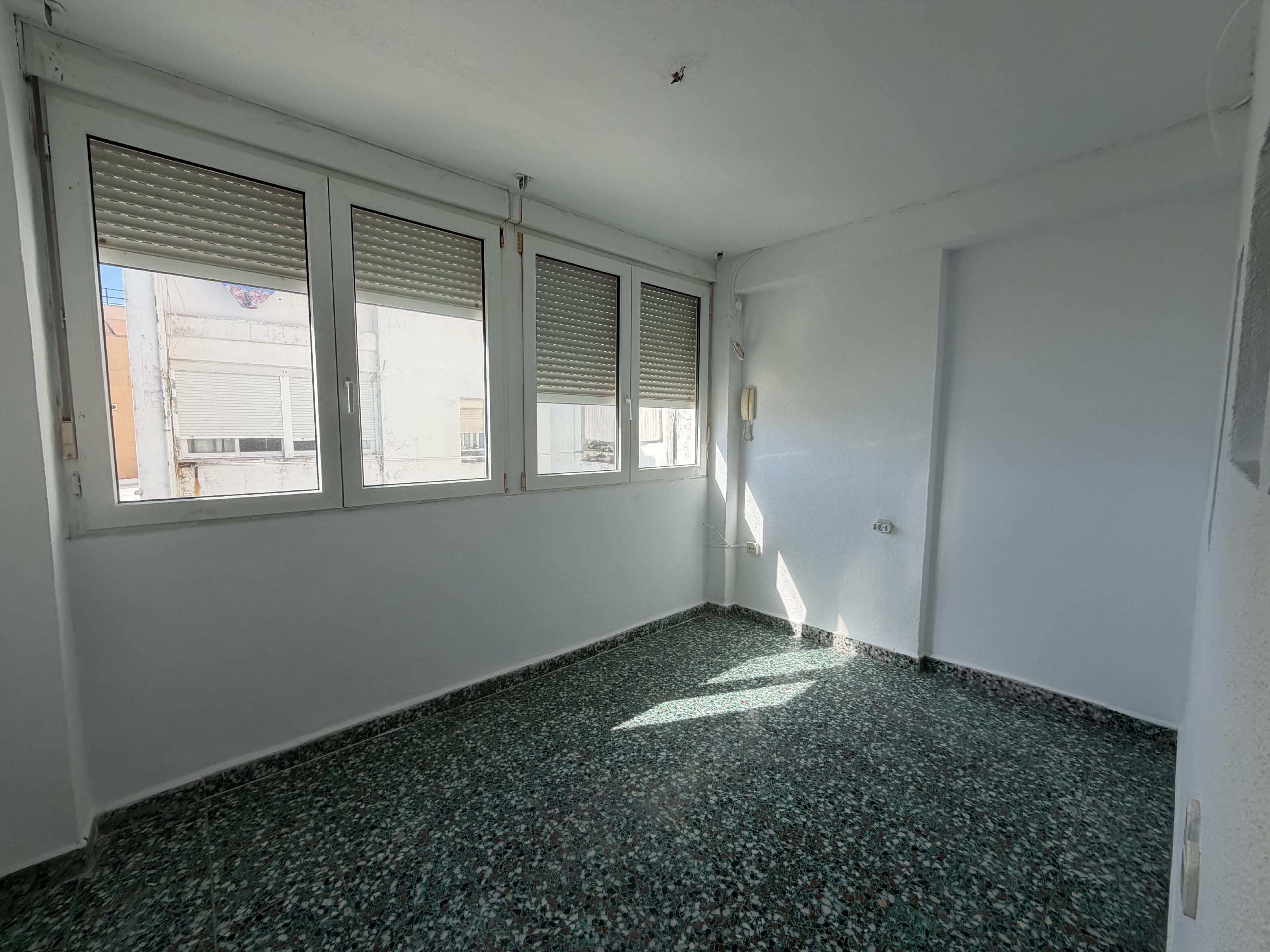 Imagen 11 Piso en venta en Cádiz / En la Avenida Ana de Viya