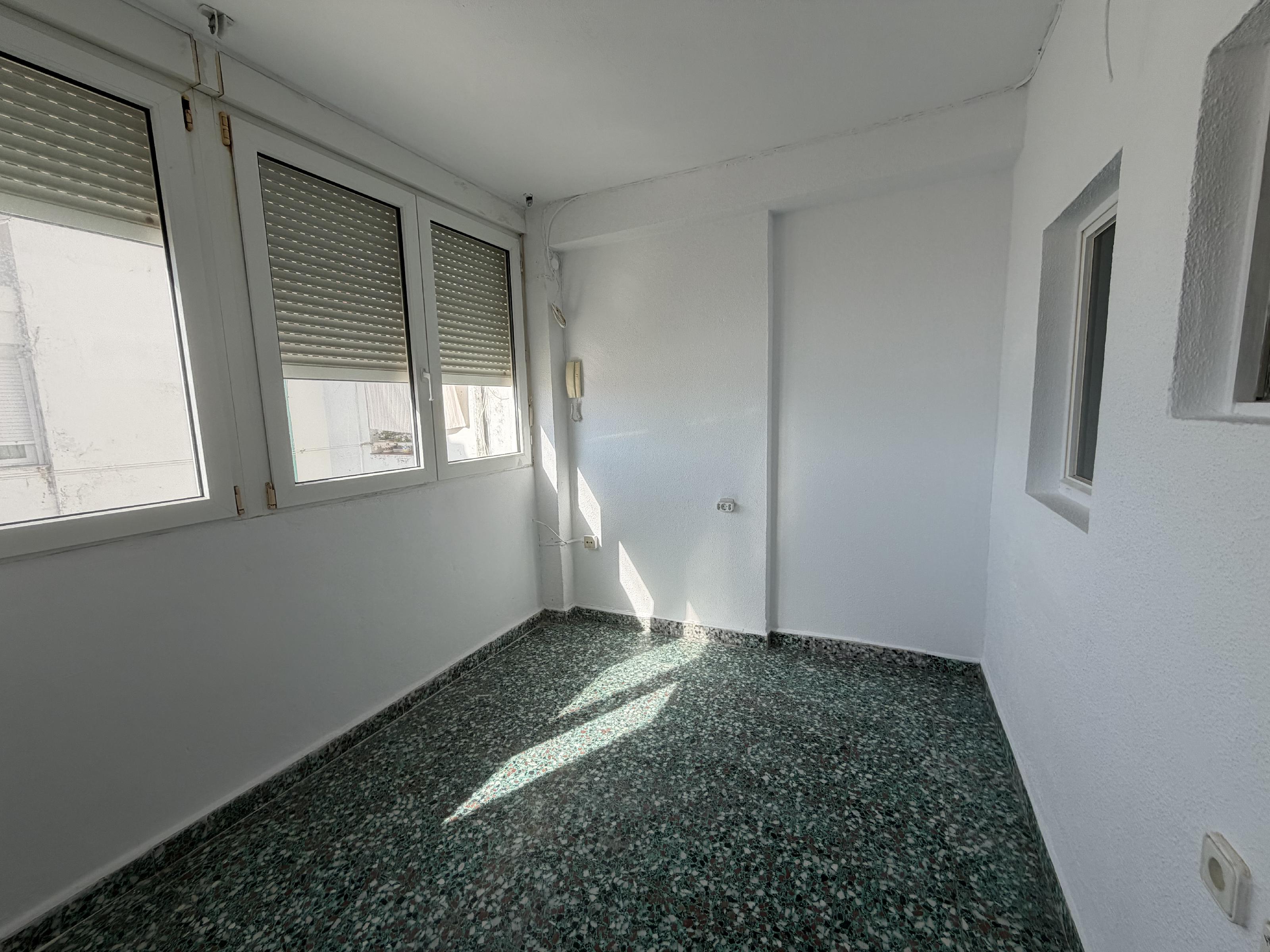 Imagen 12 Piso en venta en Cádiz / En la Avenida Ana de Viya