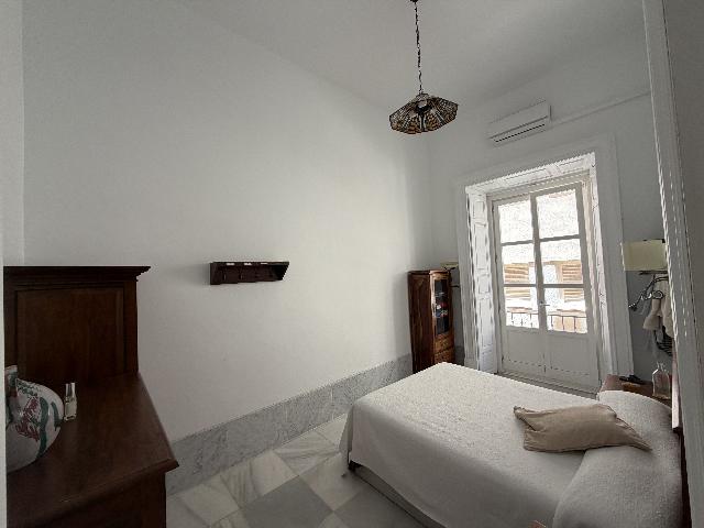 Imagen 4 Inmueble 303689 - Piso en venta en Cádiz / Cerca de la Plaza de las Tortugas 