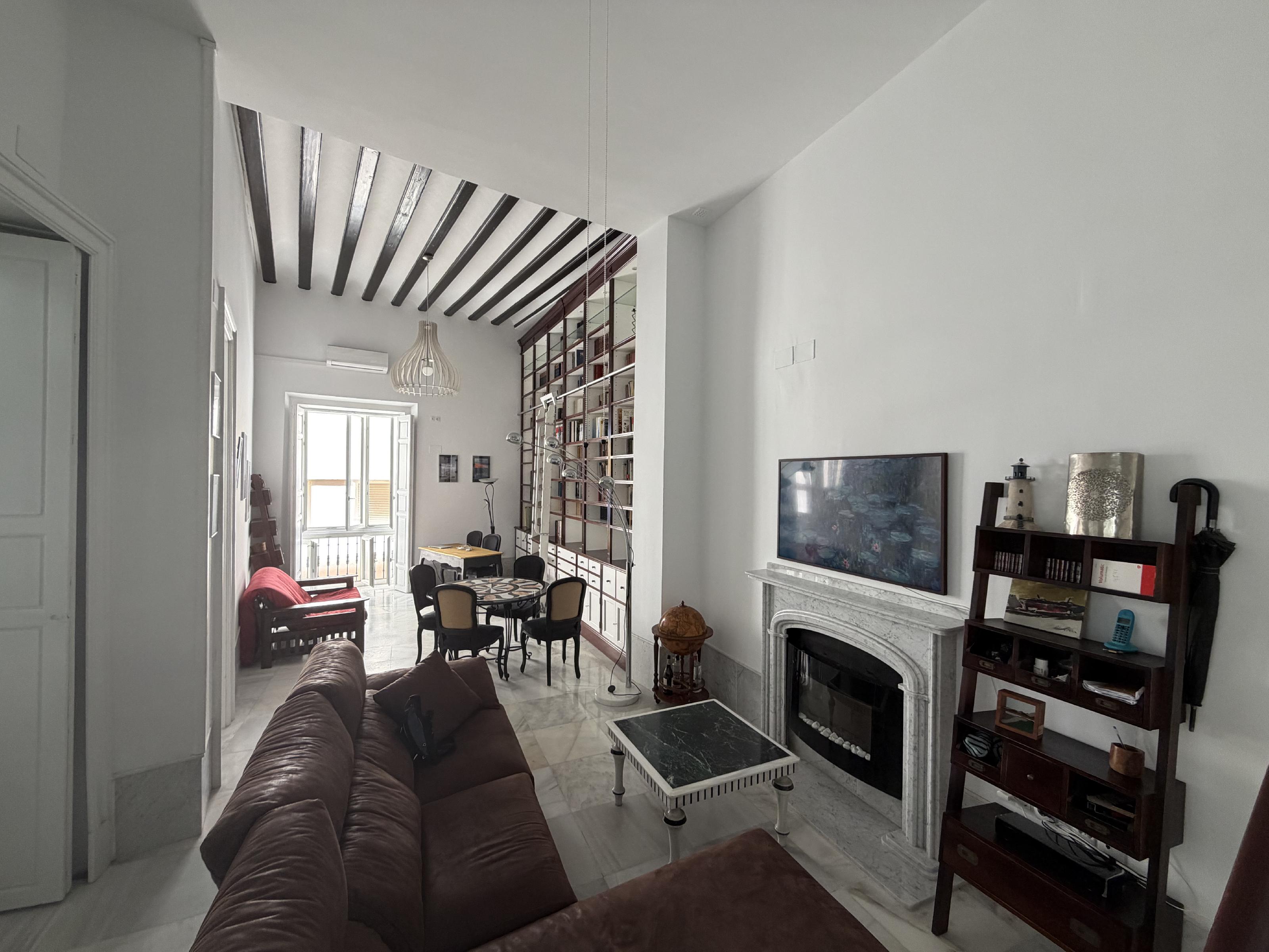 Imagen 3 Piso en venta en Cádiz / Cerca de la Plaza de las Tortugas 