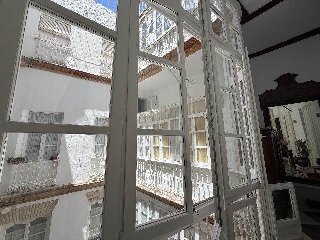 Imagen 15 Inmueble 303689 - Piso en venta en Cádiz / Cerca de la Plaza de las Tortugas 
