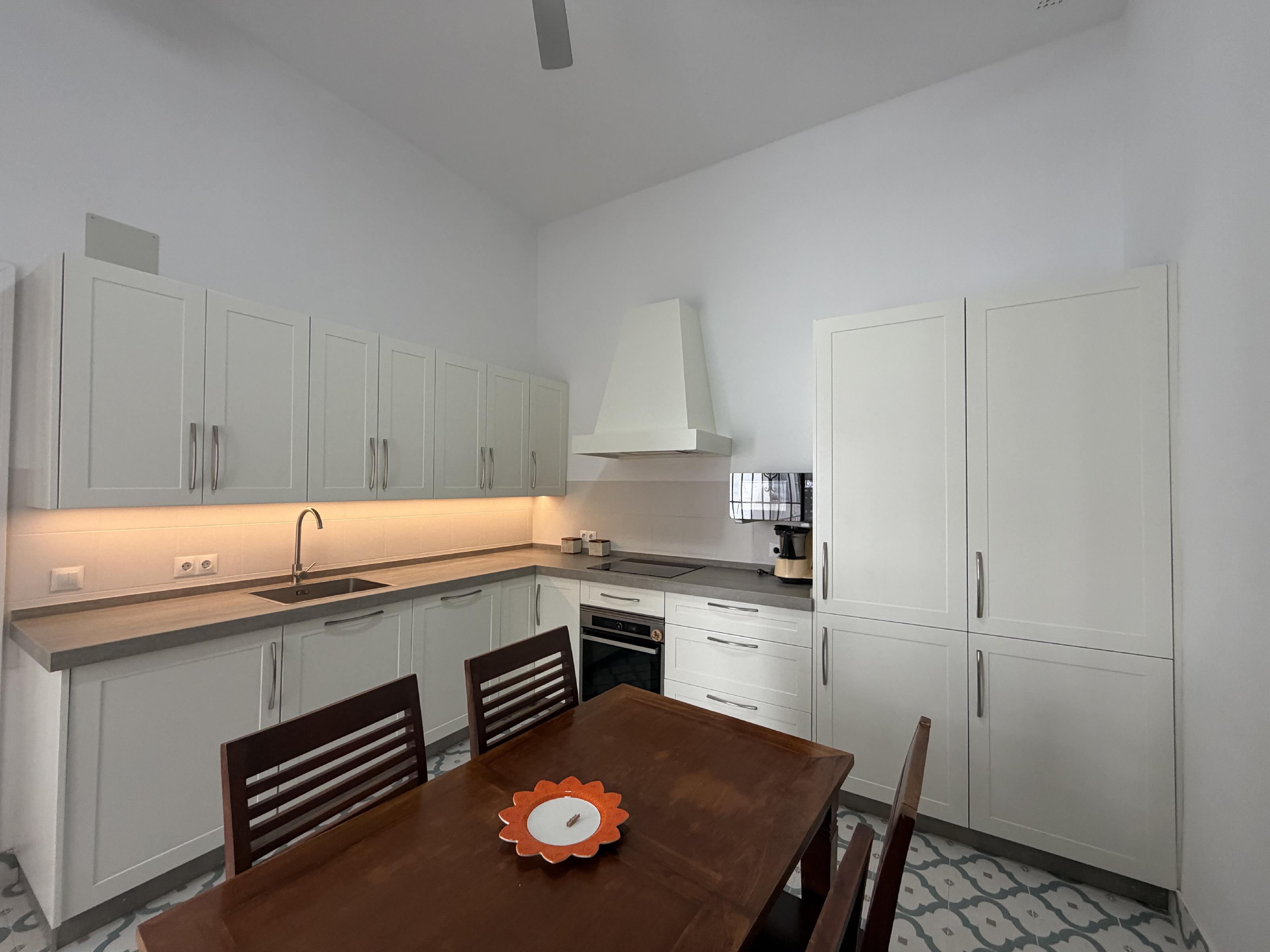 Imagen 2 Piso en venta en Cádiz / Cerca de la Plaza de las Tortugas 