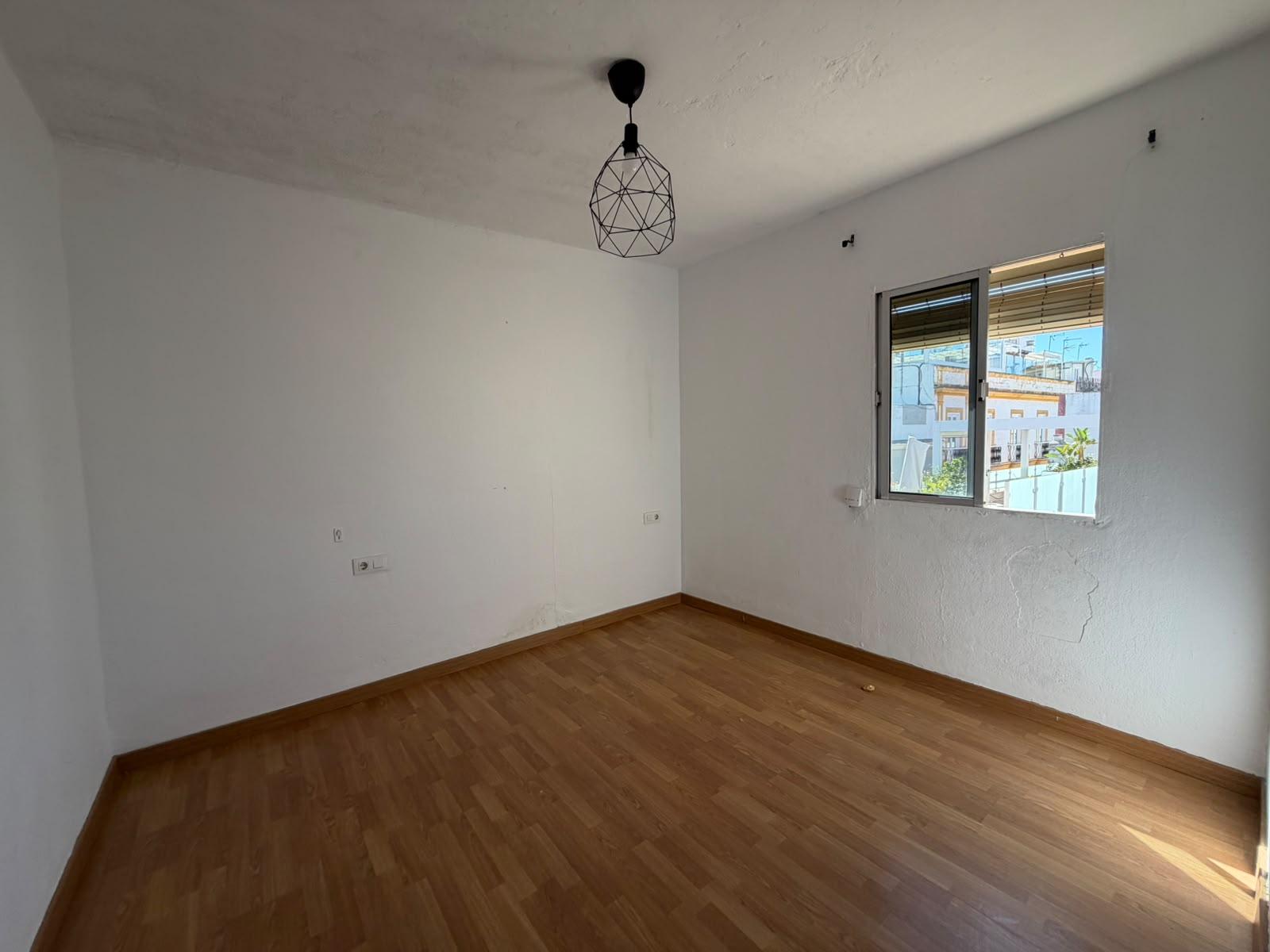 Imagen 2 Piso en venta en Cádiz / Cerca de la plaza de las tortugas