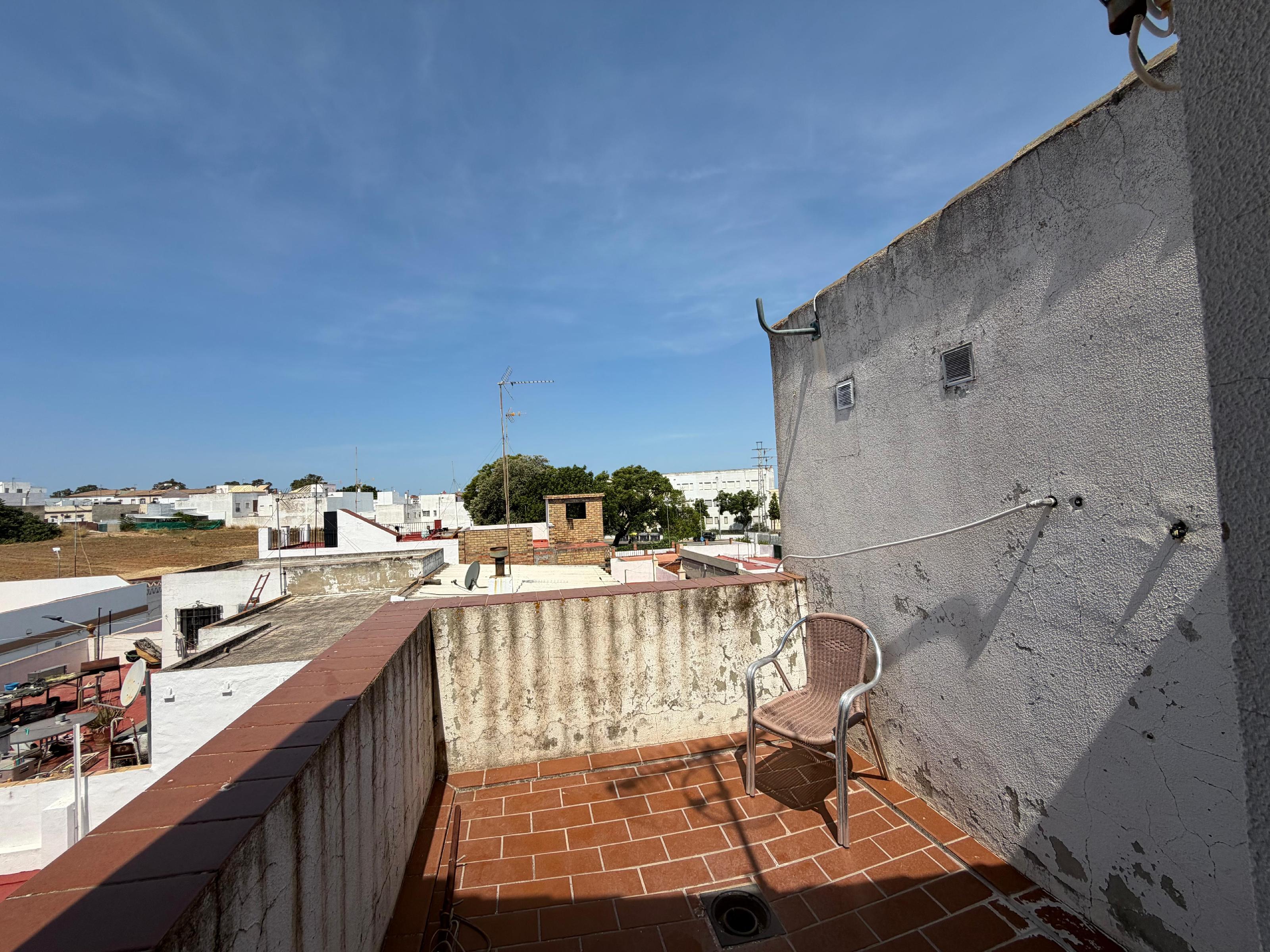 Imagen 8 Casa Adosada en venta en Chiclana De La Frontera / Cerca Ies Pablo Ruiz Picasso