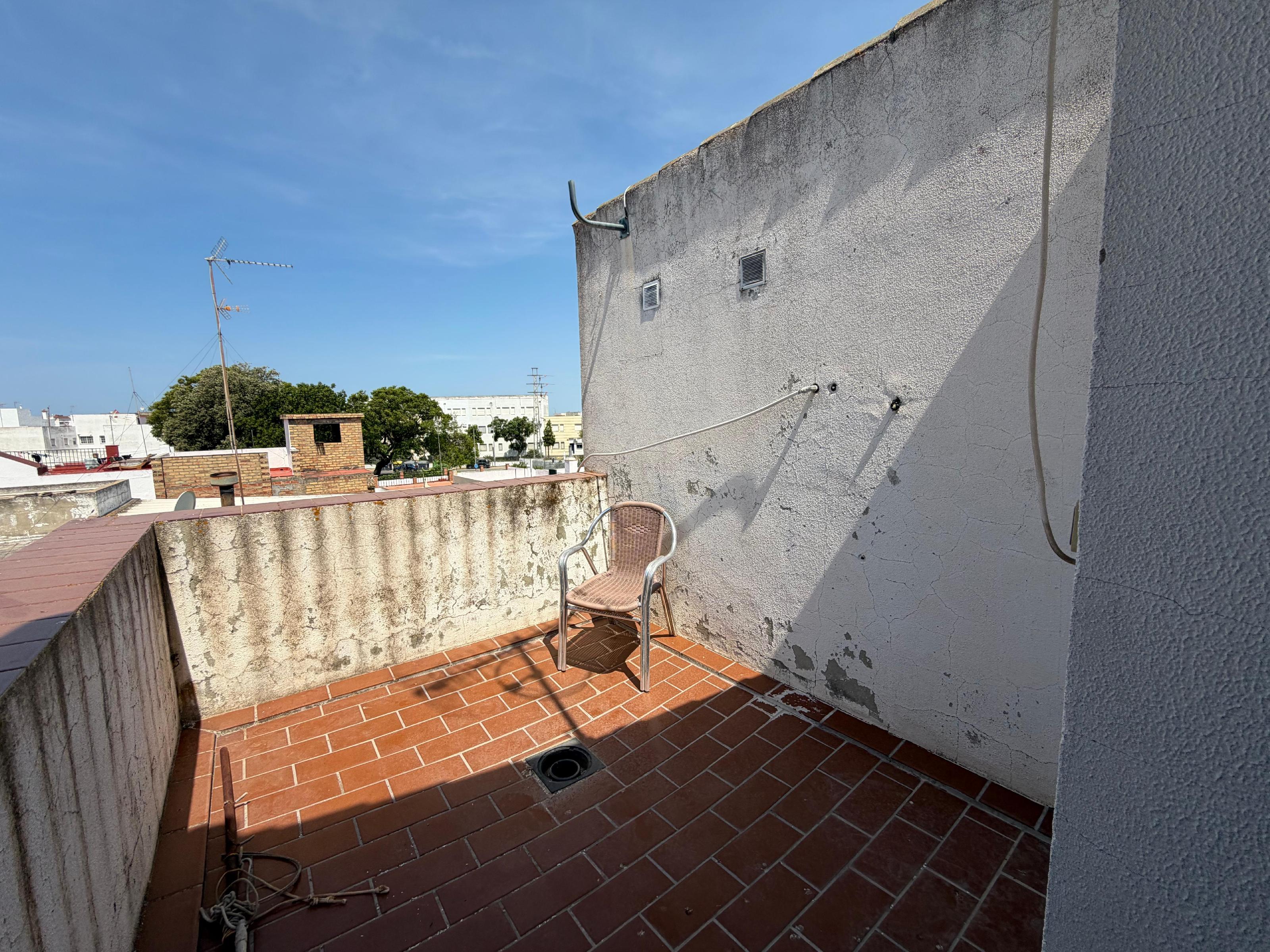 Imagen 15 Casa Adosada en venta en Chiclana De La Frontera / Cerca de Pablo Ruiz Picasso