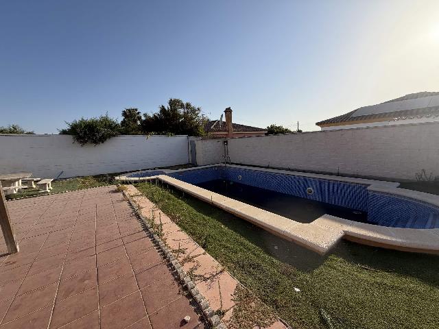 Imagen 13 Inmueble 304432 - Casa Rústica en venta en Chiclana De La Frontera / Cerca de venta Curro