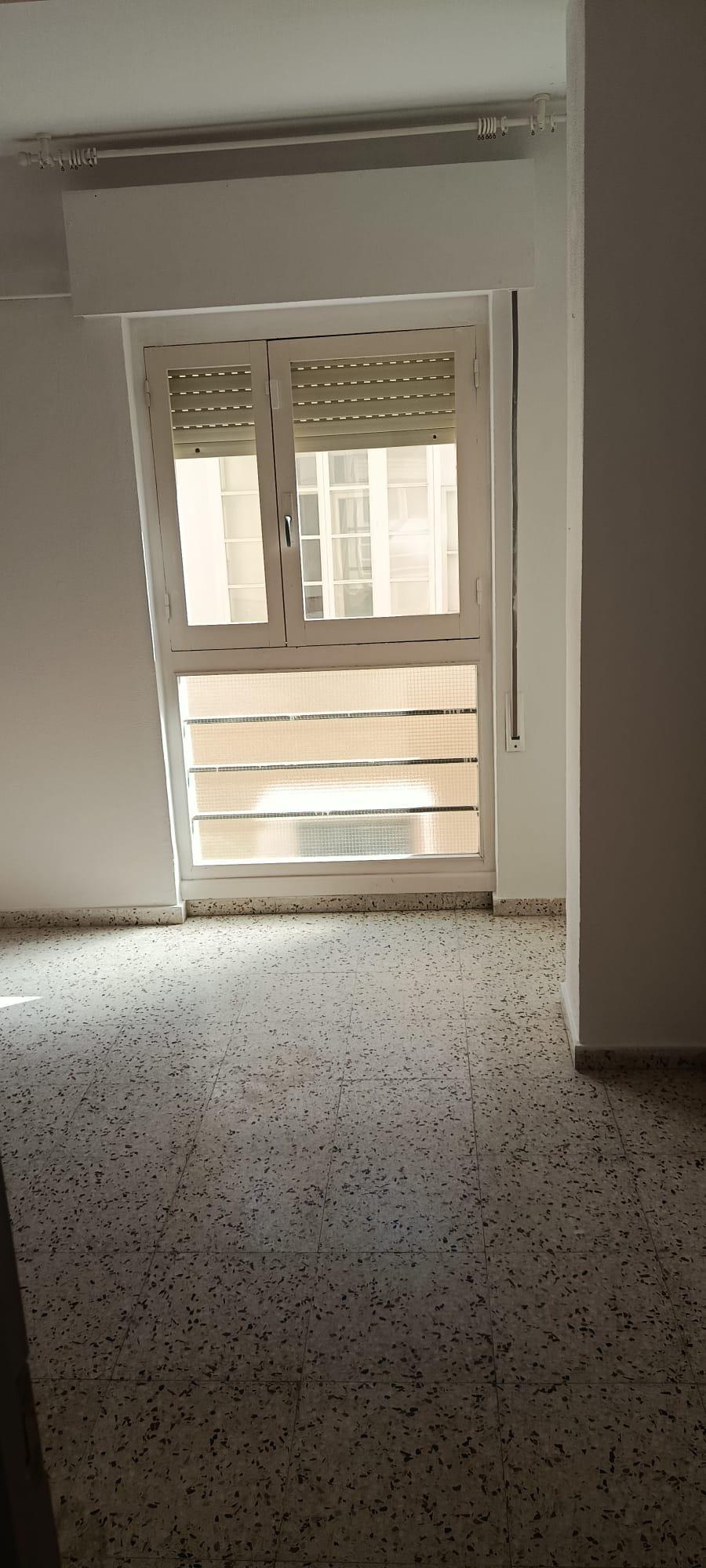 Imagen 3 Piso en venta en San Fernando / En la Plaza Del rey